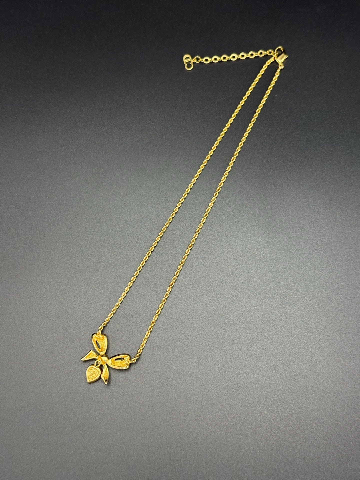CHRISTIAN DIOR Ribbon Rhinestone Necklace