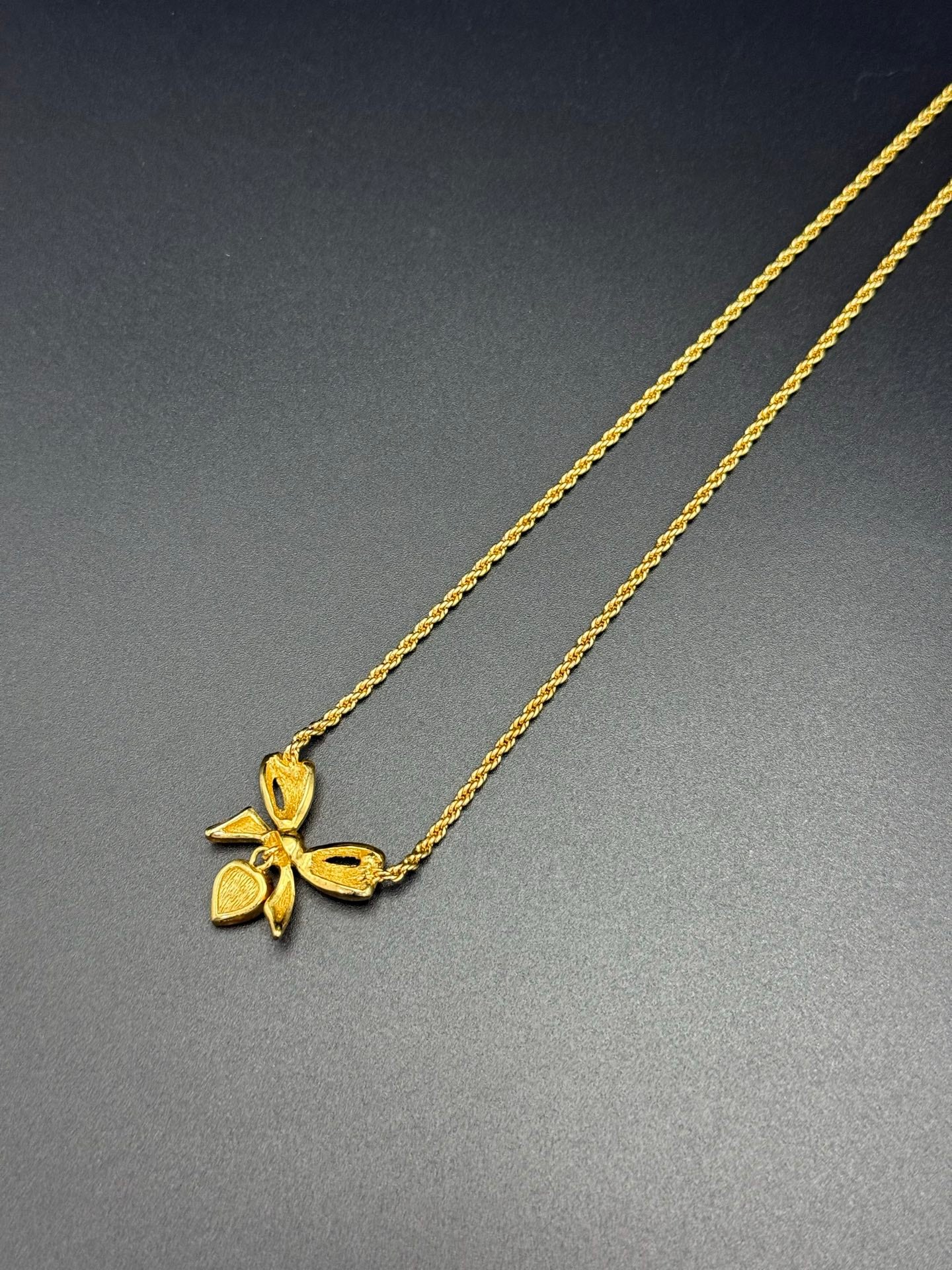 CHRISTIAN DIOR Ribbon Rhinestone Necklace