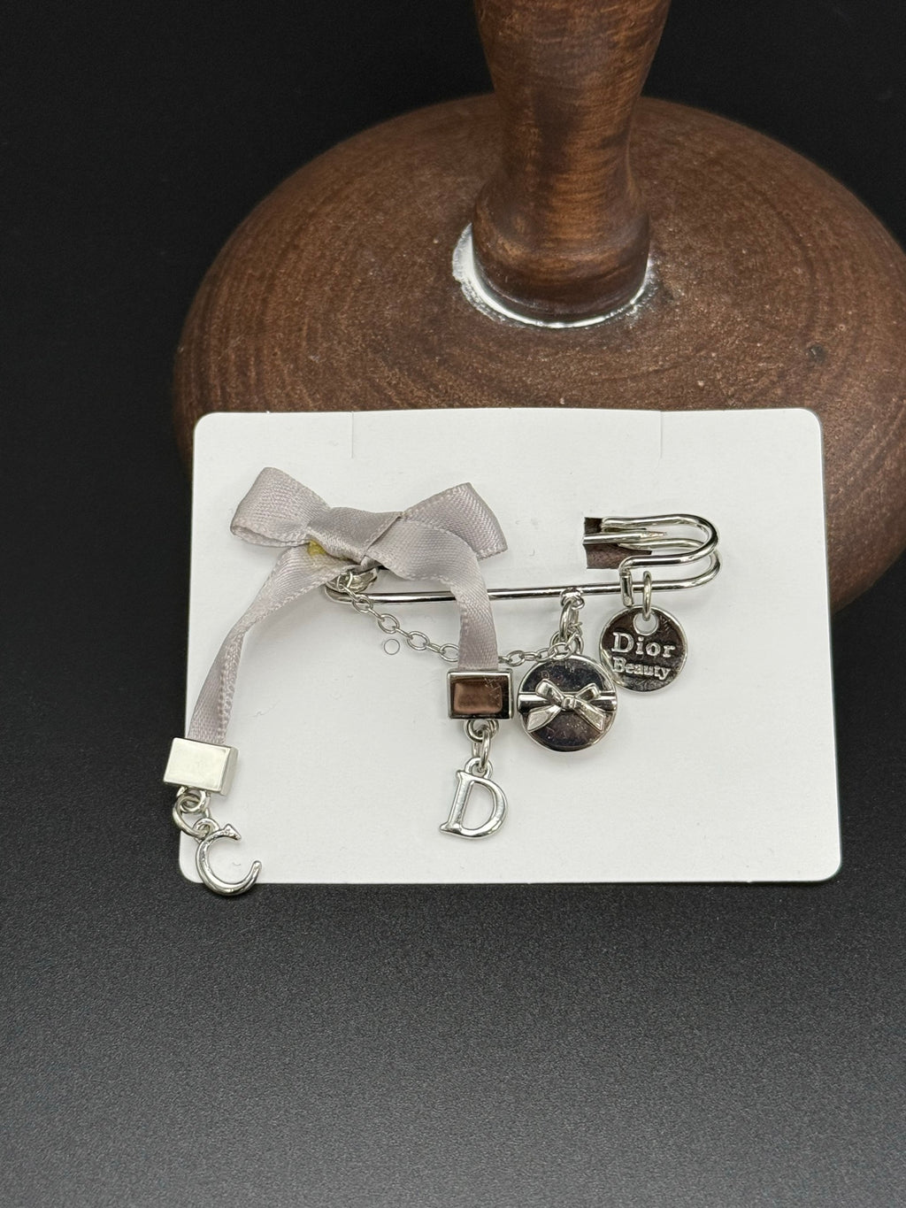 CHRISTIAN DIOR Ribbon Brooch
