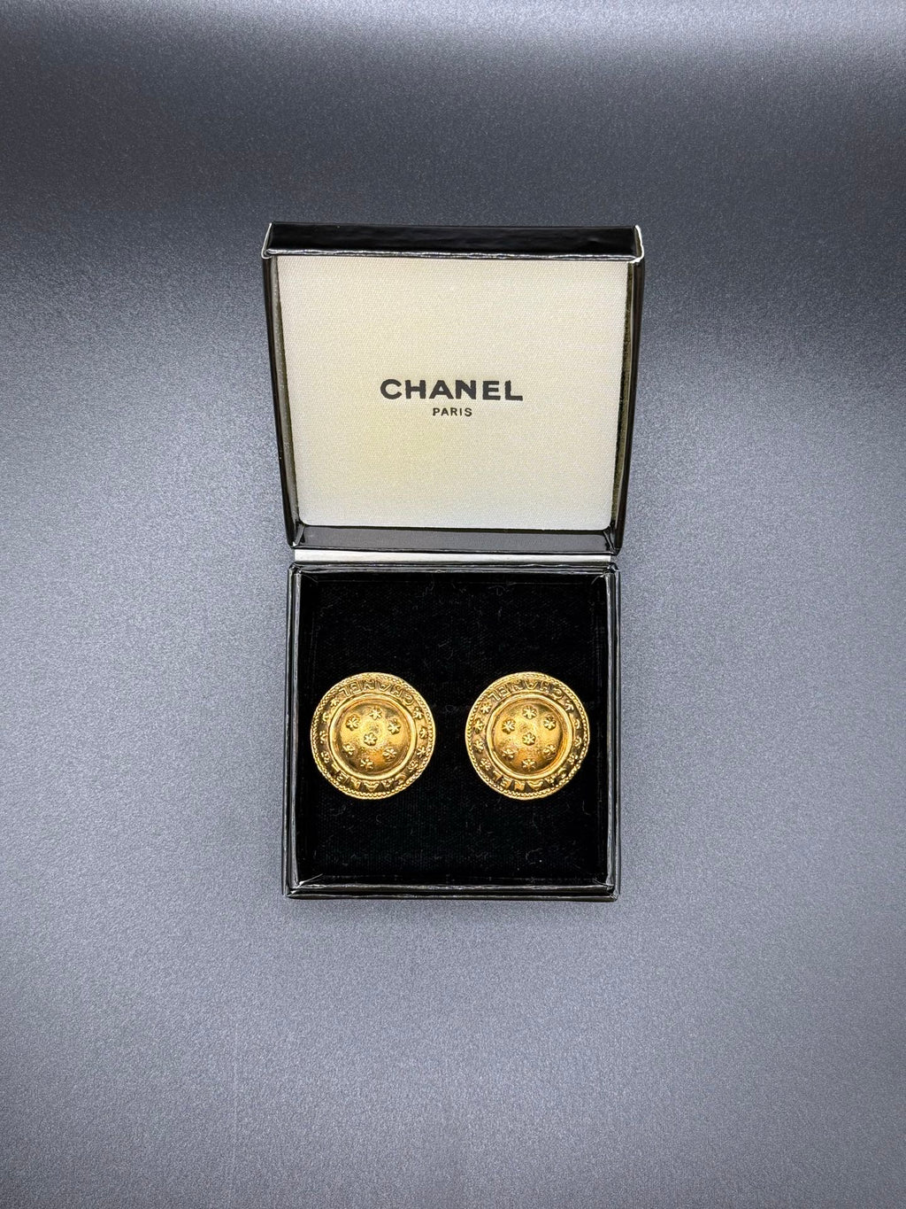 CHANEL Vintage Earring