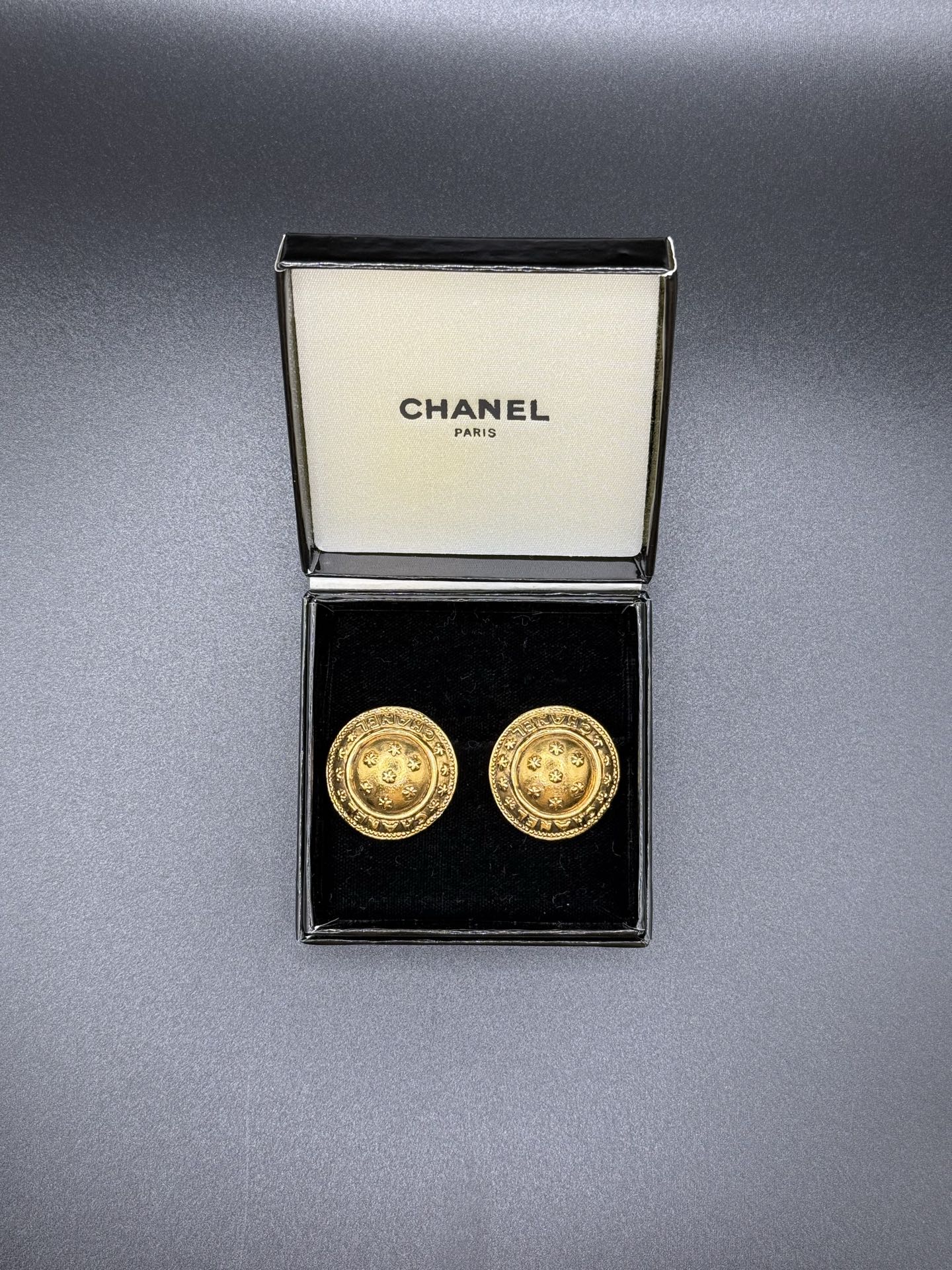 CHANEL Vintage Earring