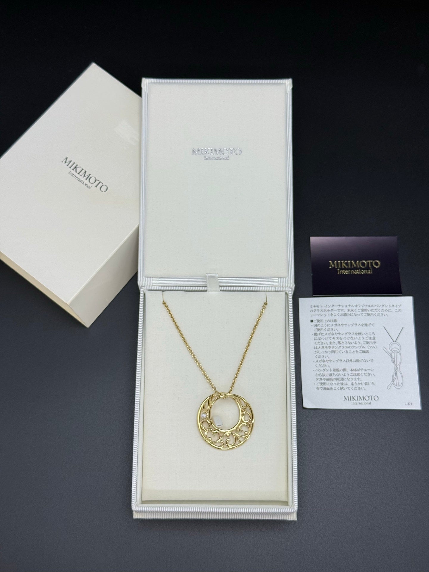 MIKIMOTO Pearl Necklace