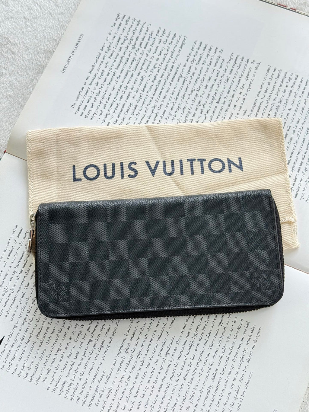 LOUIS VUITTON Damier Zippy Wallet