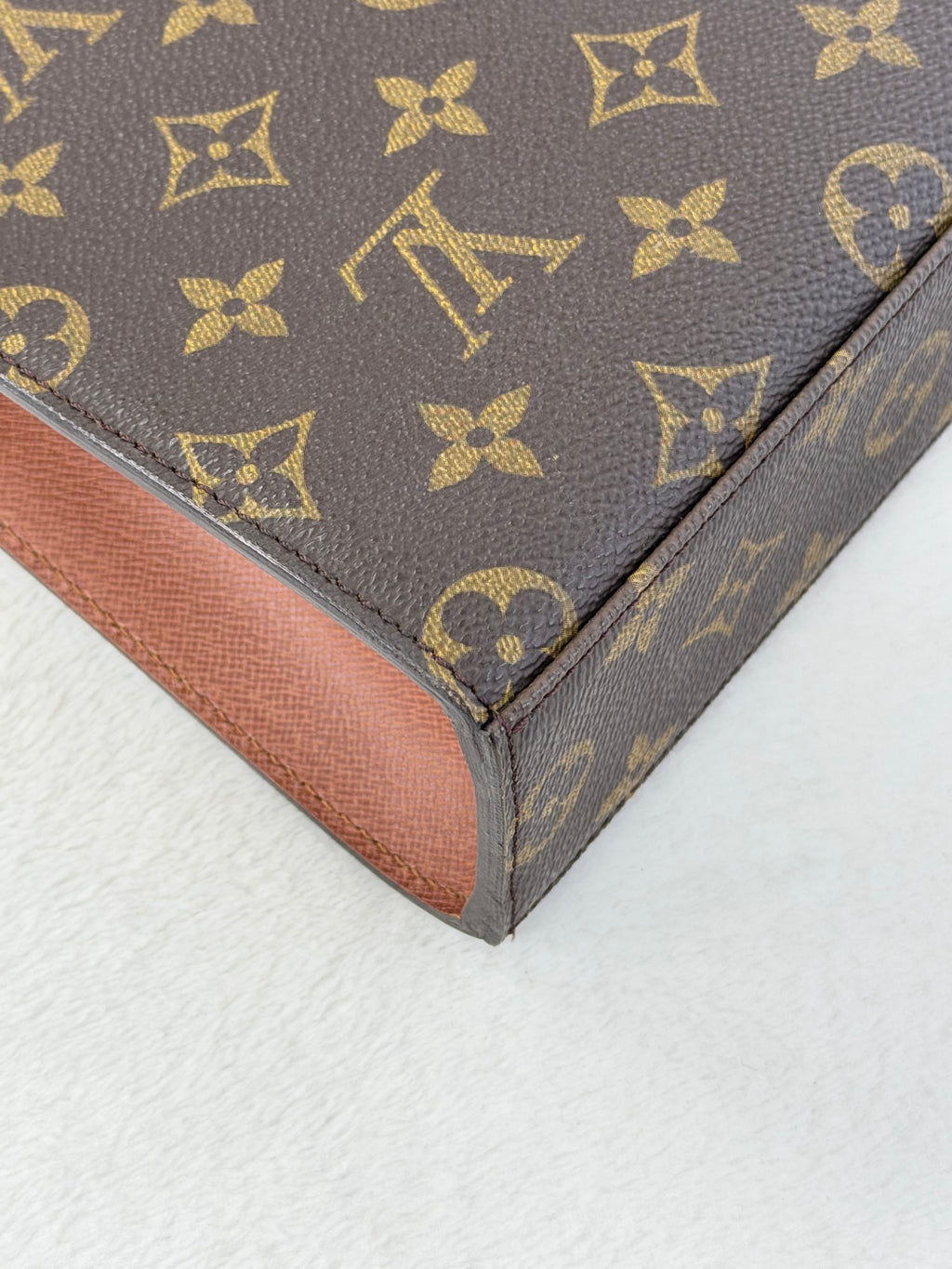 LOUIS VUITTON Monogram Kelly Handbag