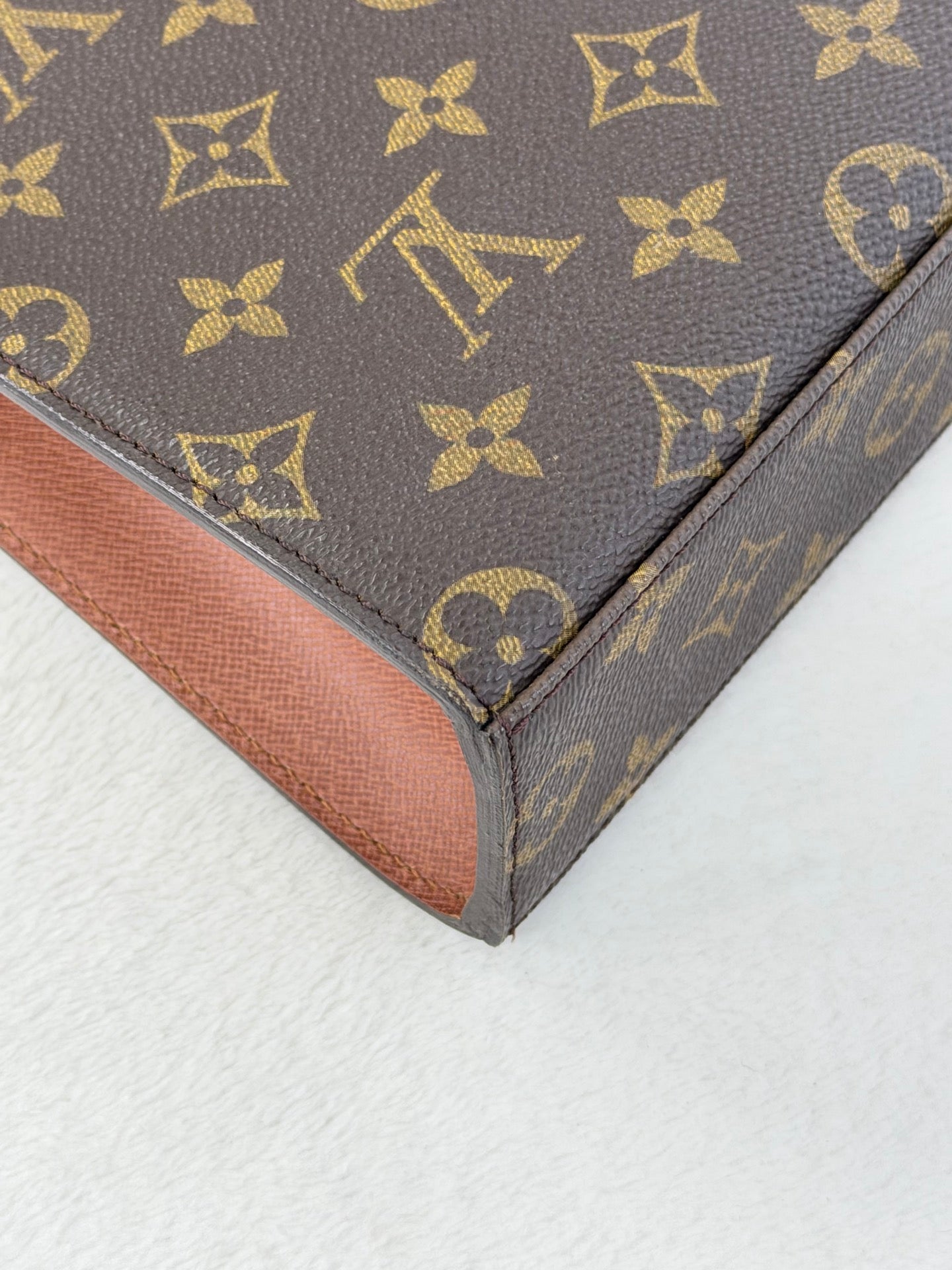 LOUIS VUITTON Monogram Kelly Handbag