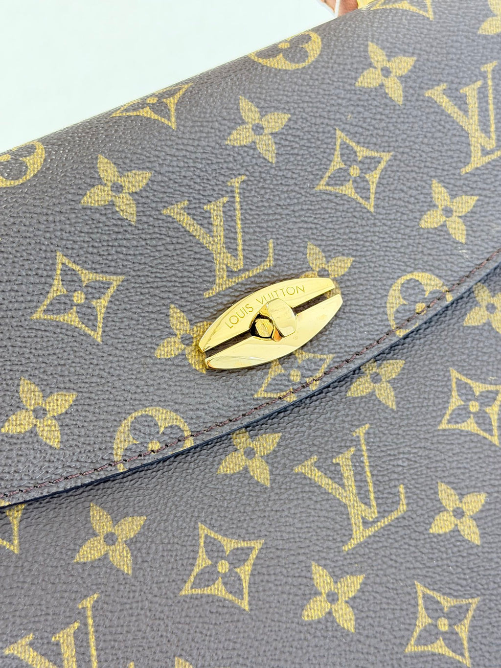 LOUIS VUITTON Monogram Kelly Handbag