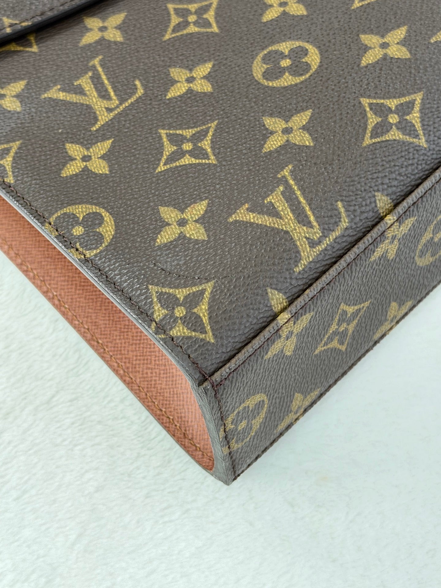 LOUIS VUITTON Monogram Kelly Handbag