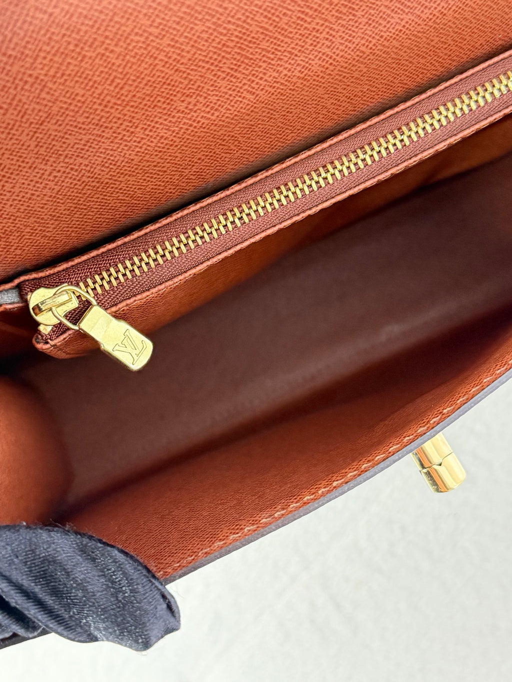 LOUIS VUITTON Monogram Kelly Handbag