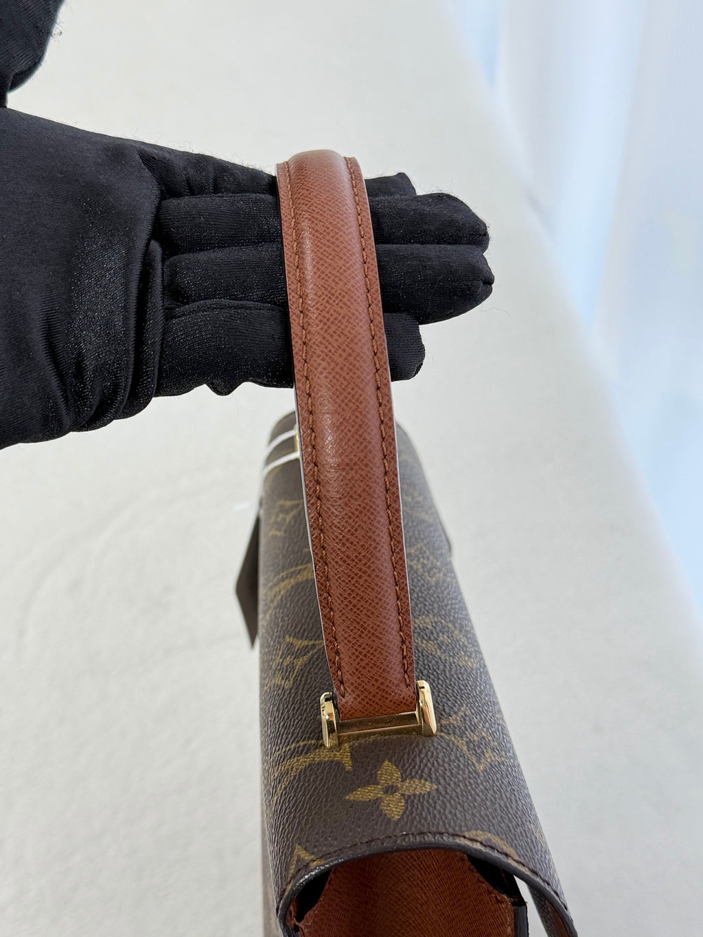 LOUIS VUITTON Monogram Kelly Handbag