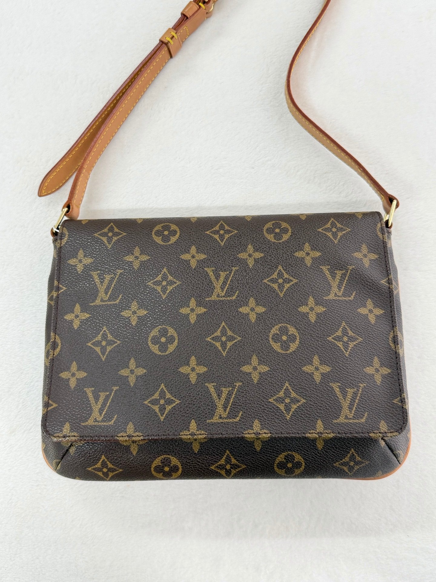 LOUIS VUITTON Monogram Shoulderbag