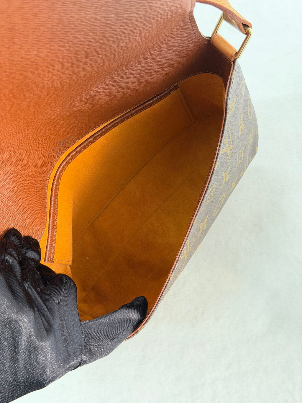 LOUIS VUITTON Monogram Shoulderbag