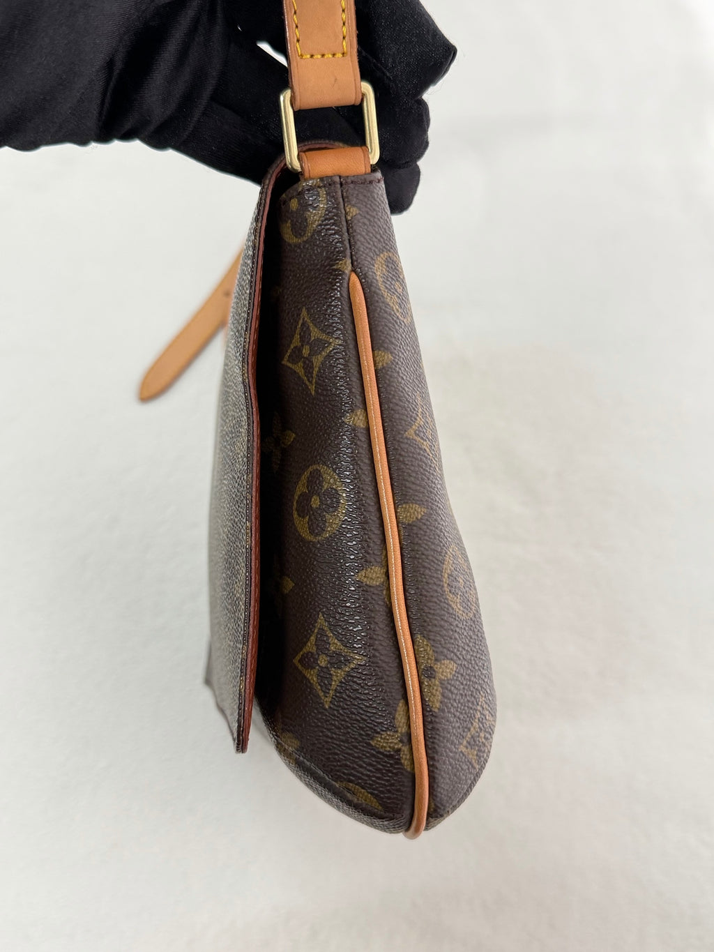 LOUIS VUITTON Monogram Shoulderbag