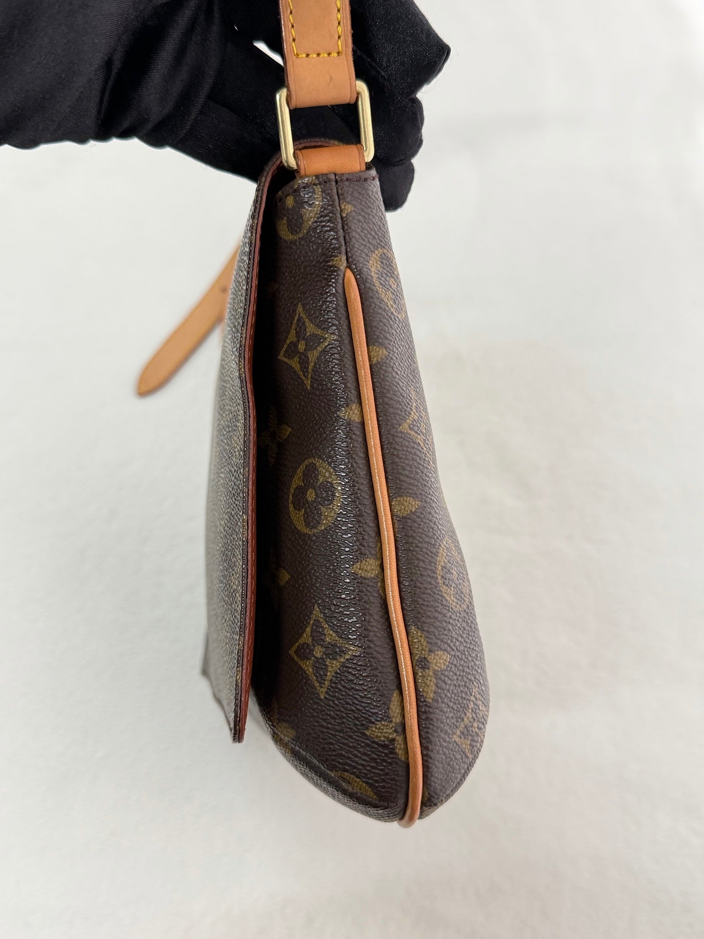 LOUIS VUITTON Monogram Shoulderbag
