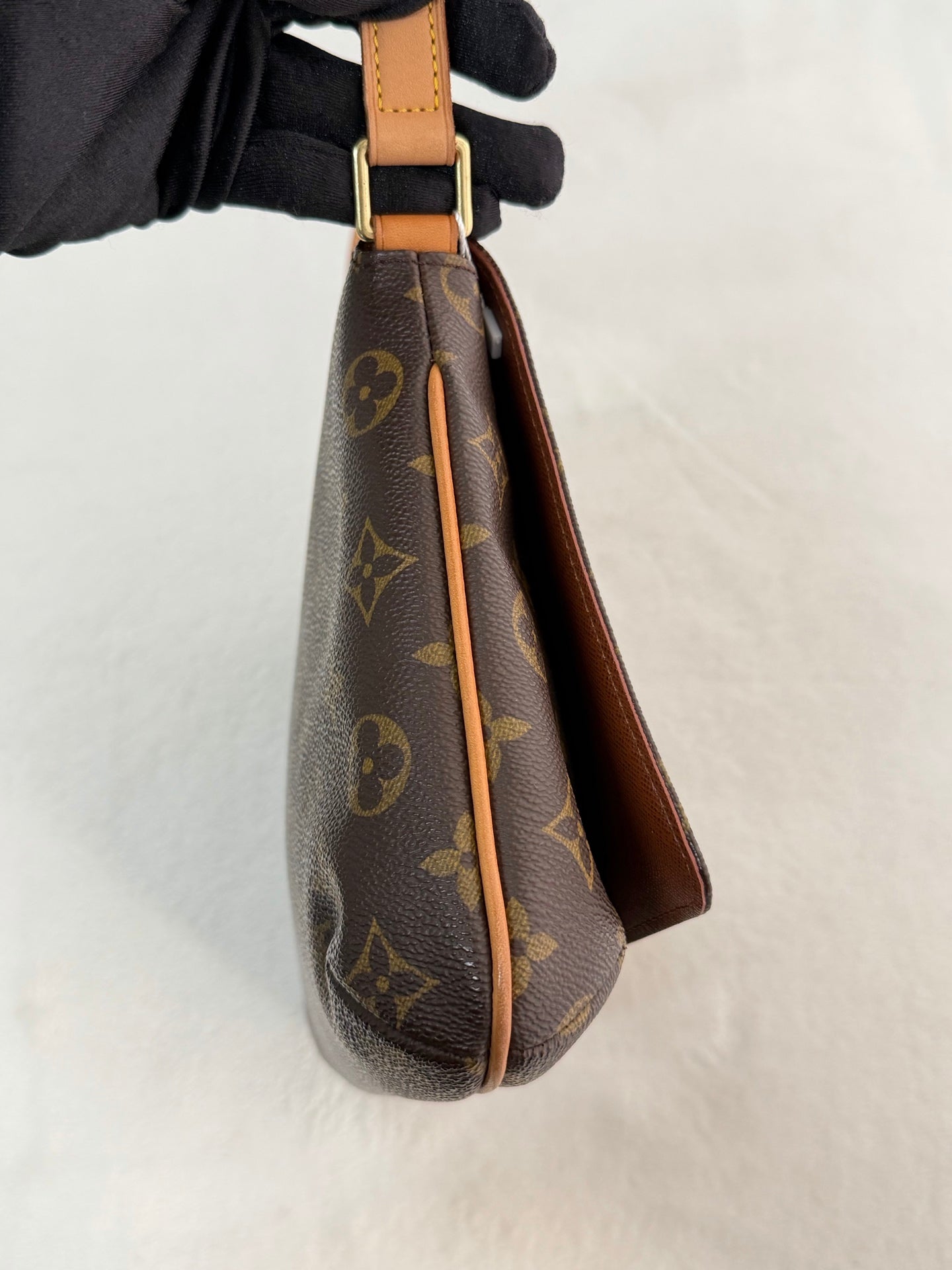 LOUIS VUITTON Monogram Shoulderbag