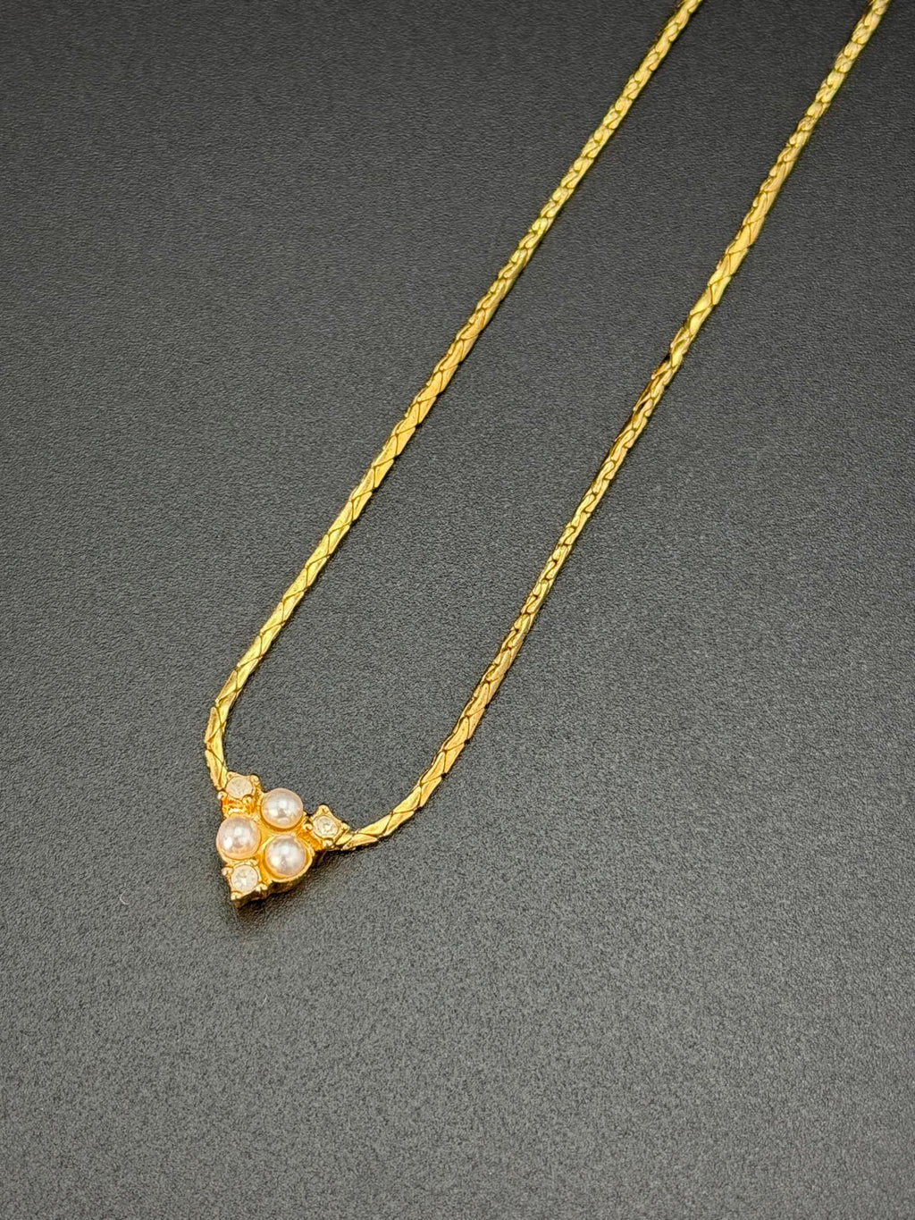 CHRISTIAN DIOR Pre-loved Pearl Necklace