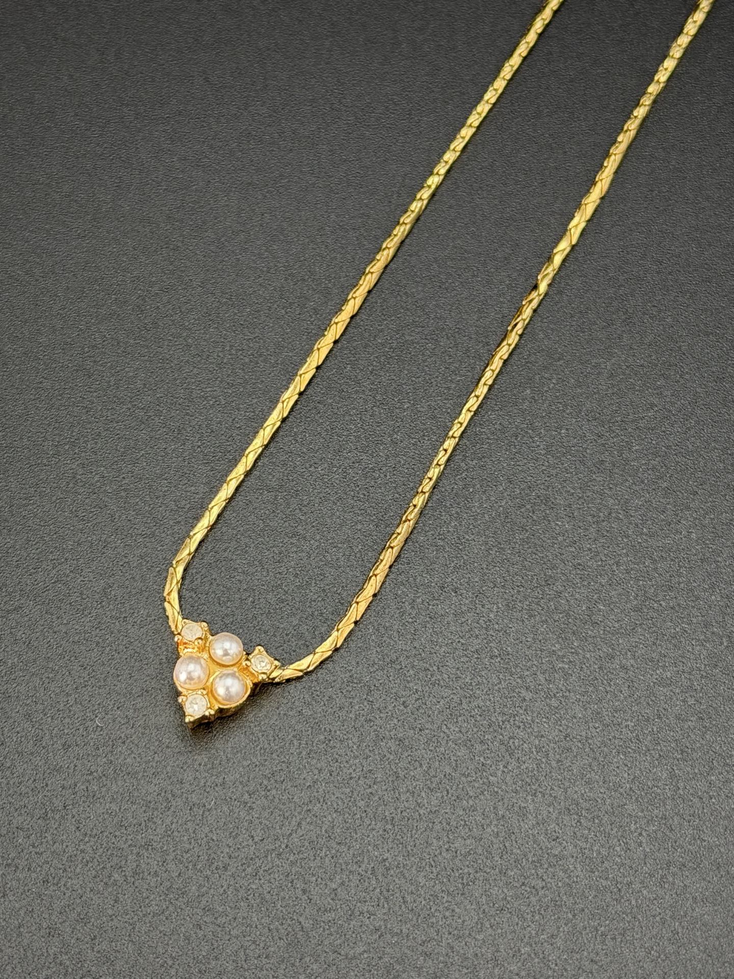 CHRISTIAN DIOR Pre-loved Pearl Necklace