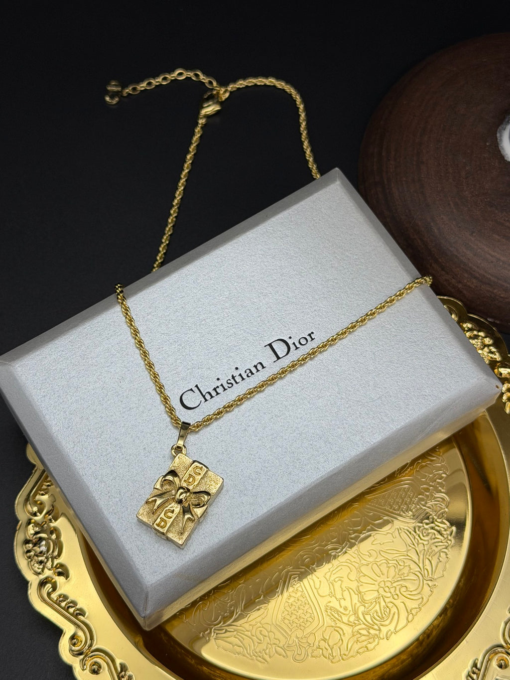 CHRISTIAN DIOR Vintage Ribbon Necklace