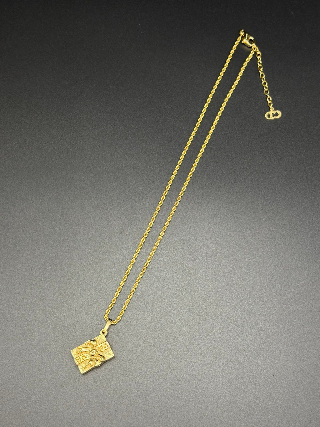 CHRISTIAN DIOR Vintage Ribbon Necklace