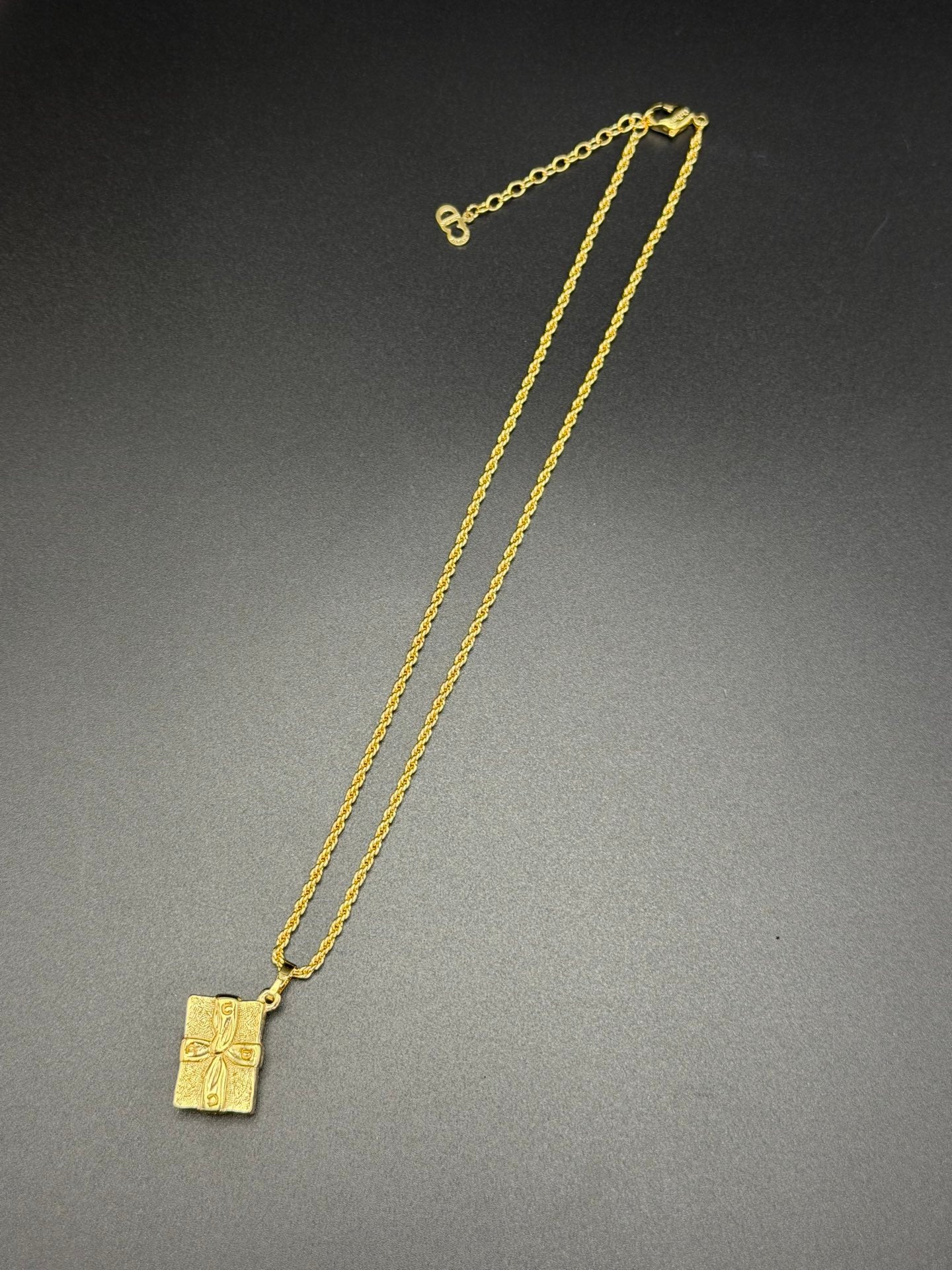 CHRISTIAN DIOR Vintage Ribbon Necklace