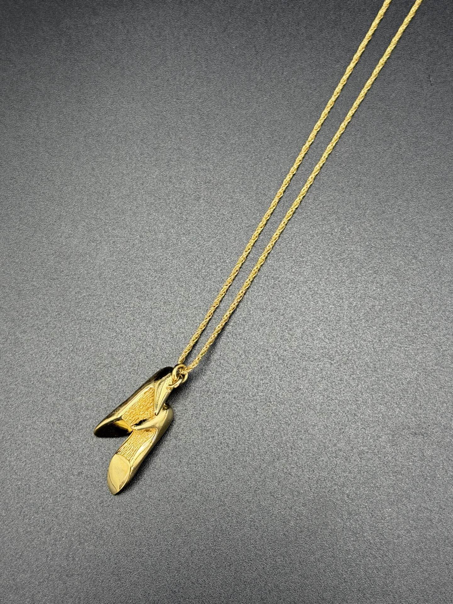DIOR  Highheel pendent Vintage necklace