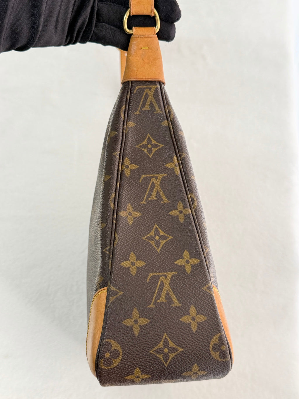 LOUIS VUITTON Monogram Shoulder bag