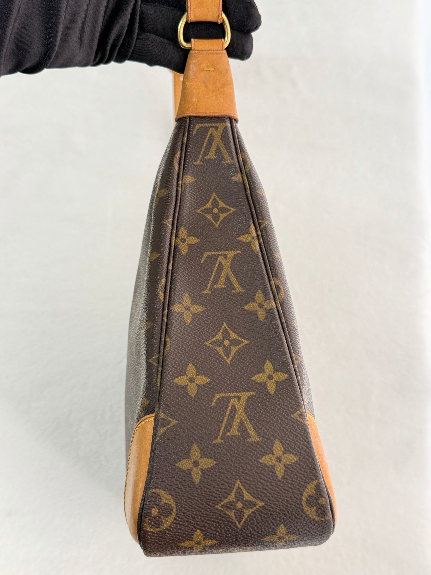 LOUIS VUITTON Monogram Shoulder bag