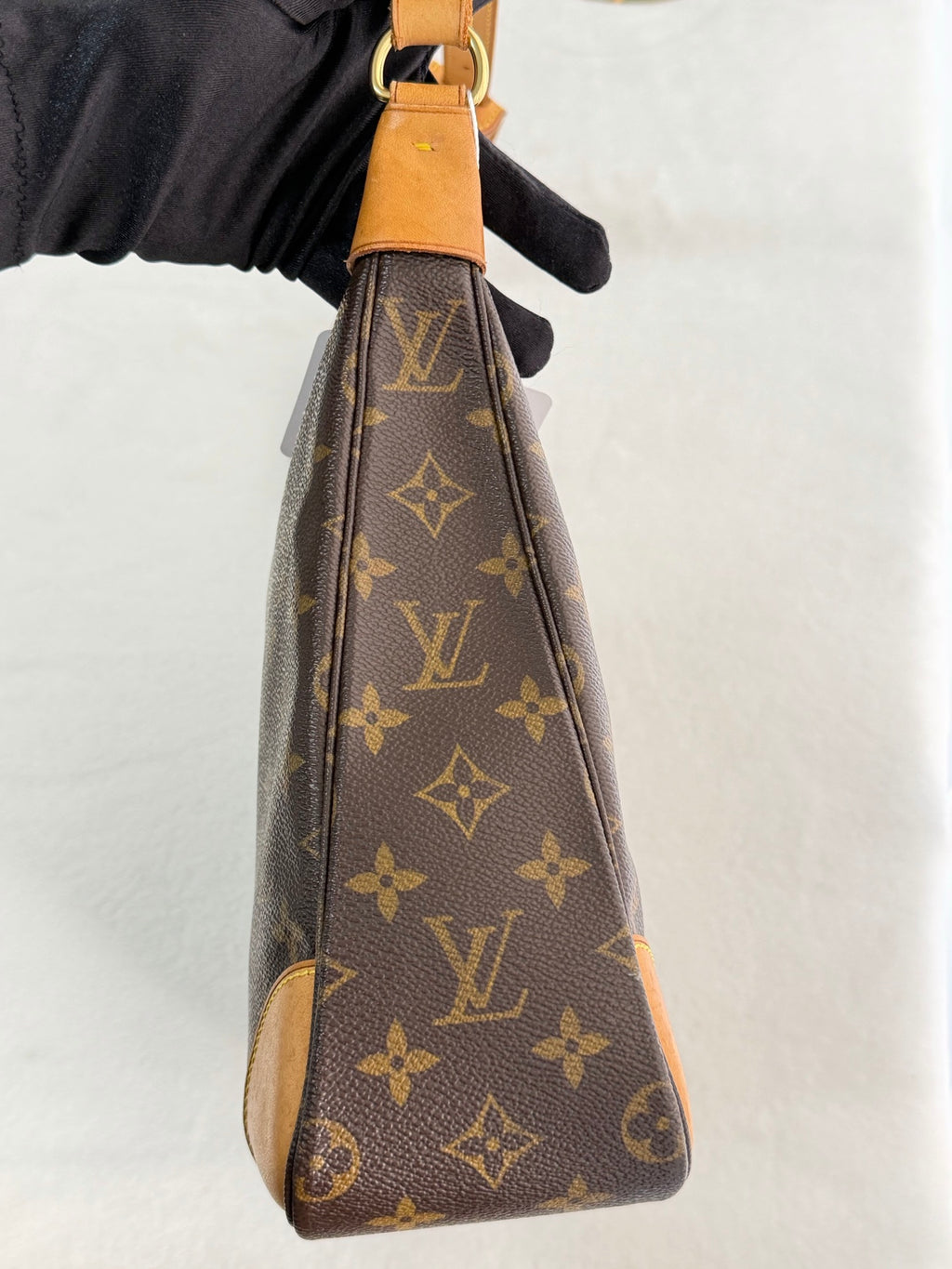 LOUIS VUITTON Monogram Shoulder bag