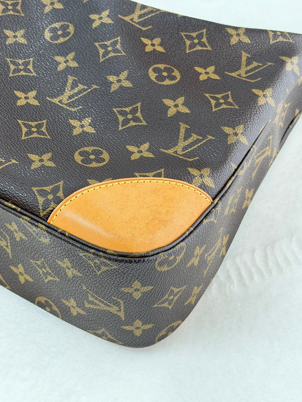 LOUIS VUITTON Monogram Shoulder bag