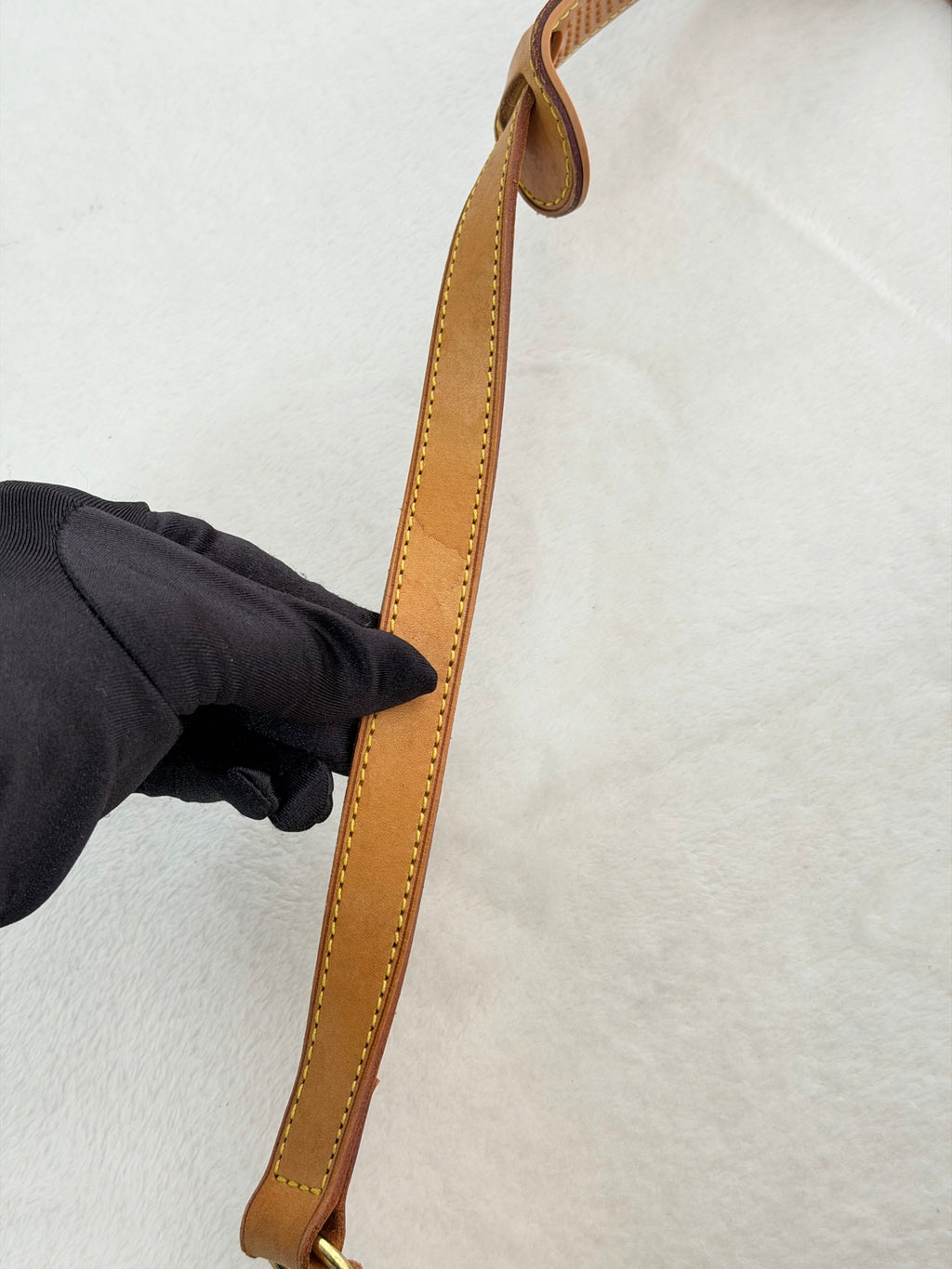 LOUIS VUITTON Monogram Shoulder bag