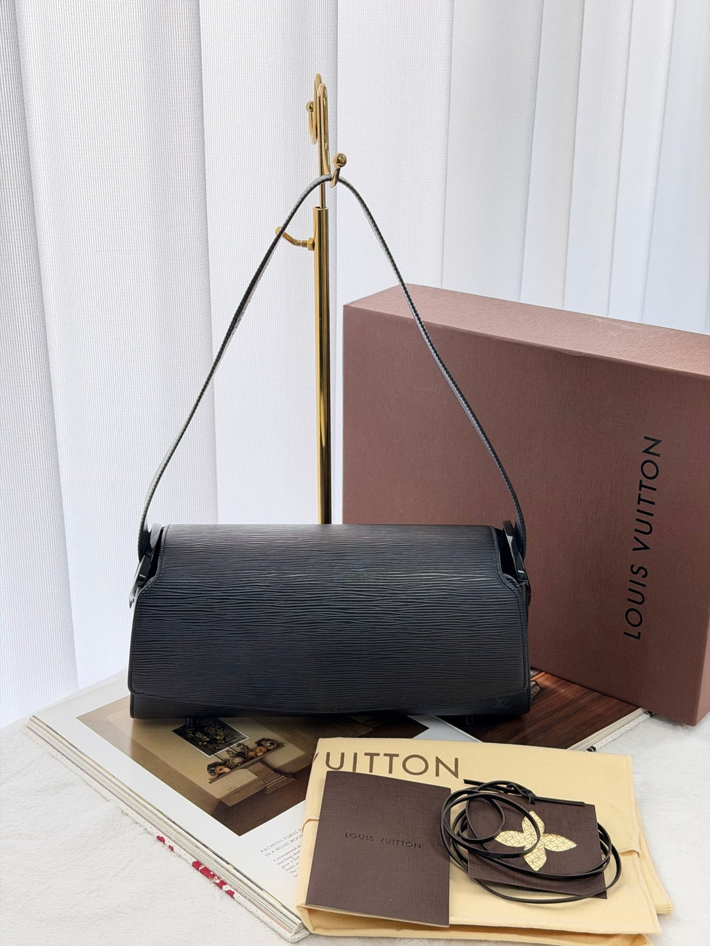 LOUIS VUITTON Epi Boston Shoulderbag