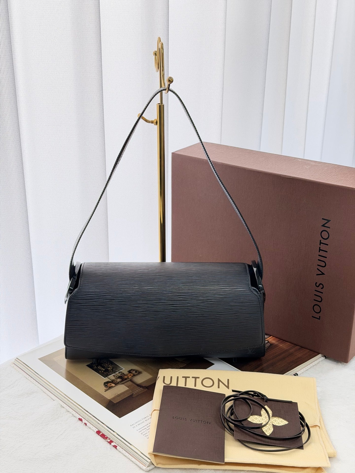 LOUIS VUITTON Epi Boston Shoulderbag