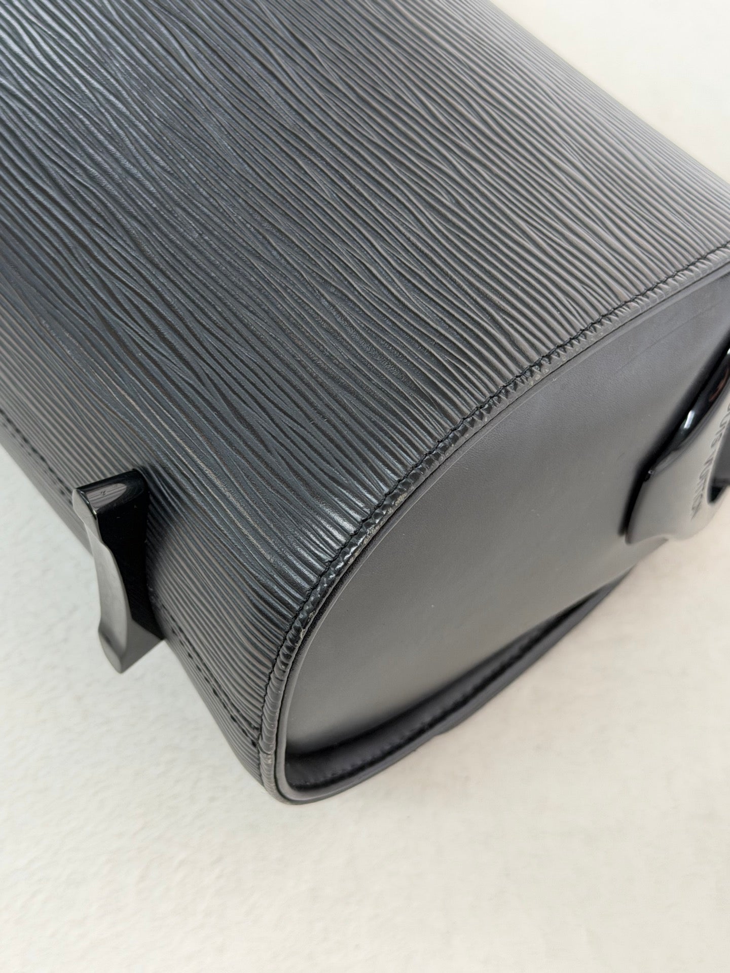 LOUIS VUITTON Epi Boston Shoulderbag