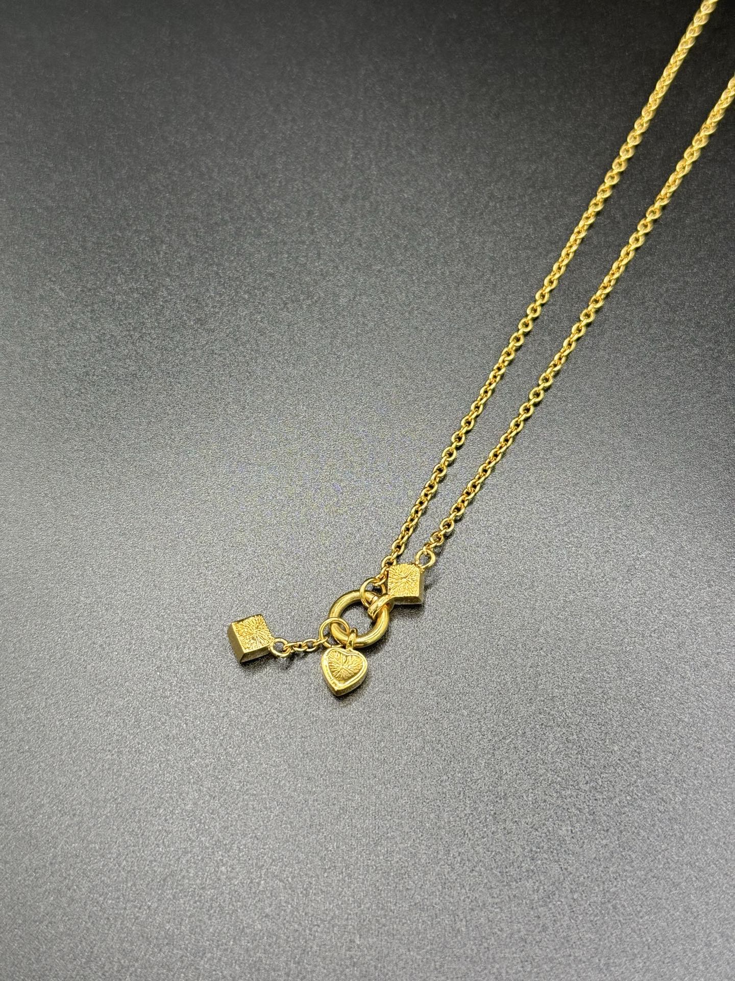 CHRISTIAN DIOR Rhinestone Vintage necklace