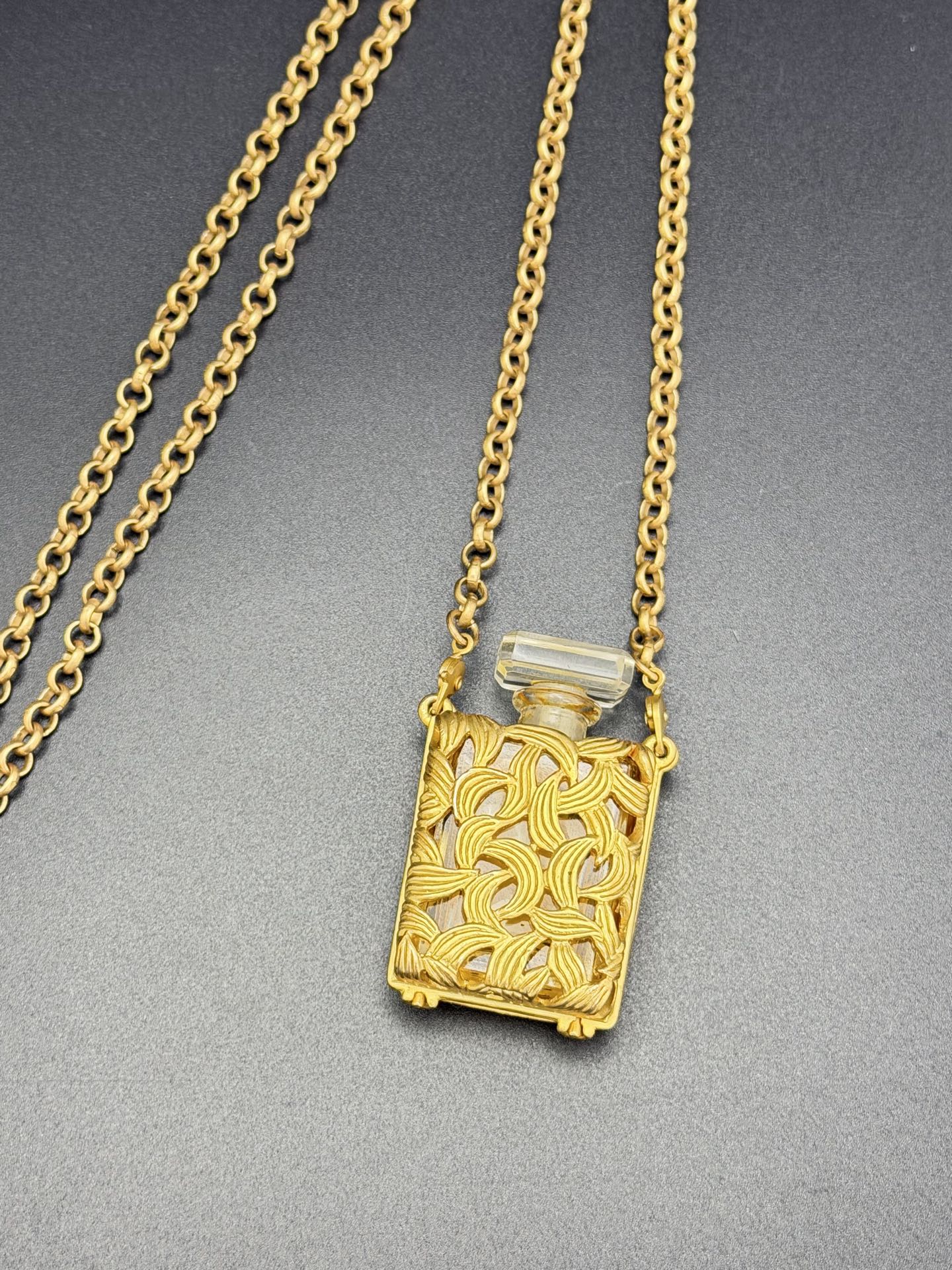 COCO CHANEL Perfume bottle pendent Necklace
