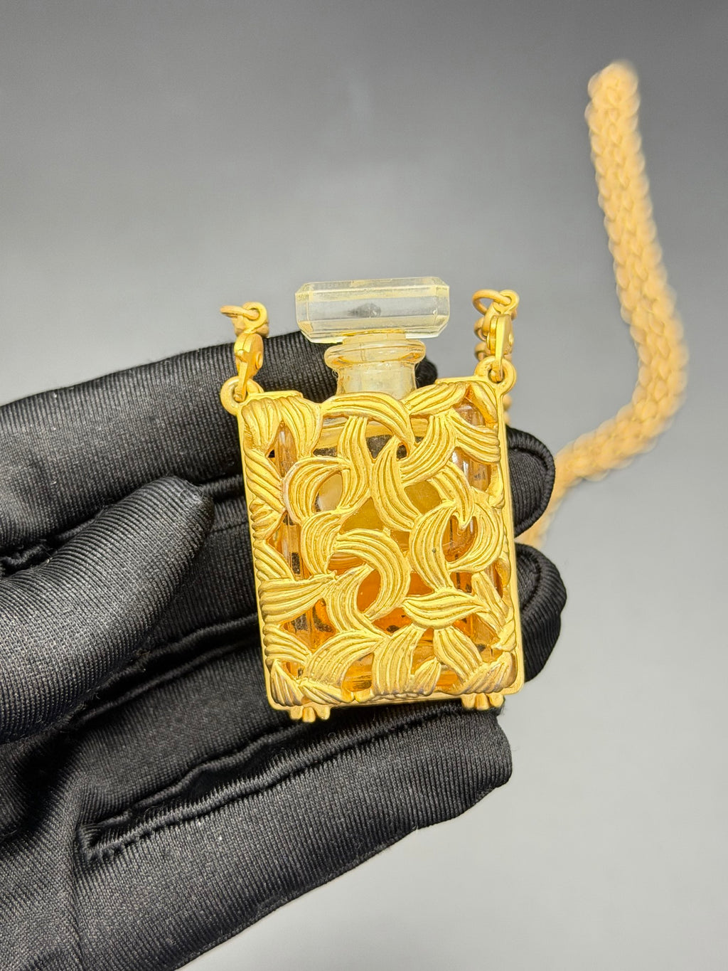 COCO CHANEL Perfume bottle pendent Necklace