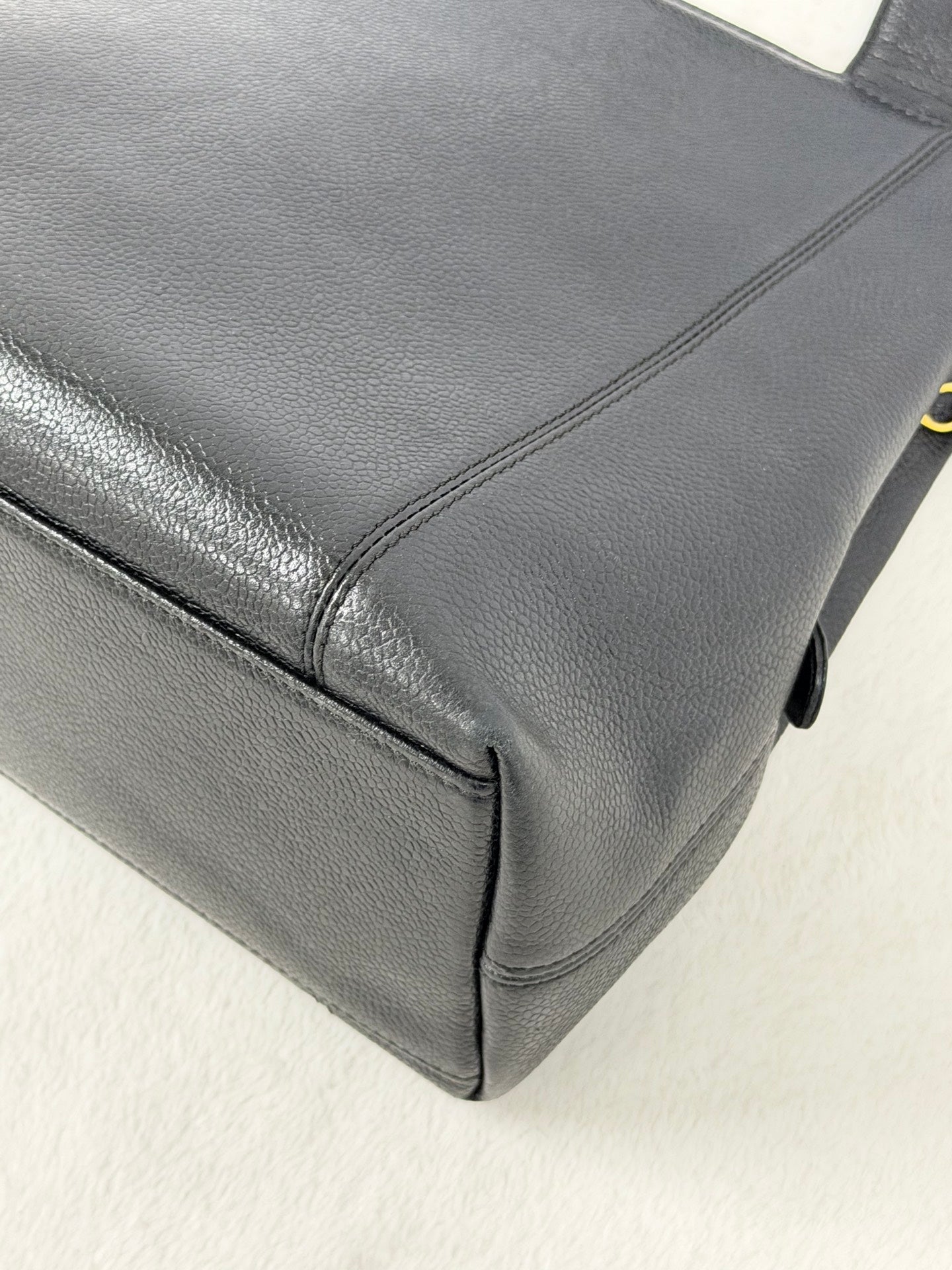 CHANEL Cavier Cerf Handbag