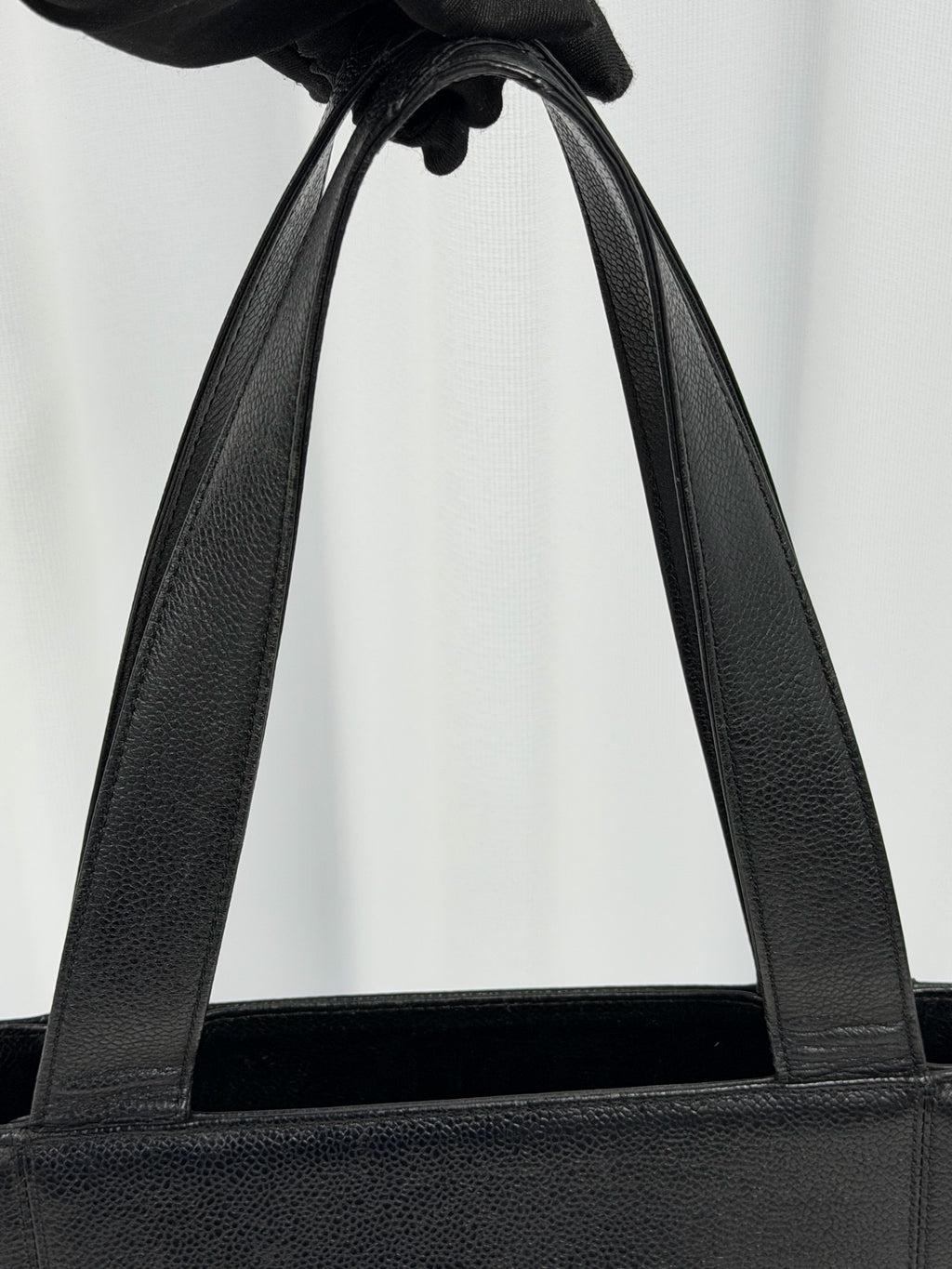 CHANEL Cavier Cerf Handbag