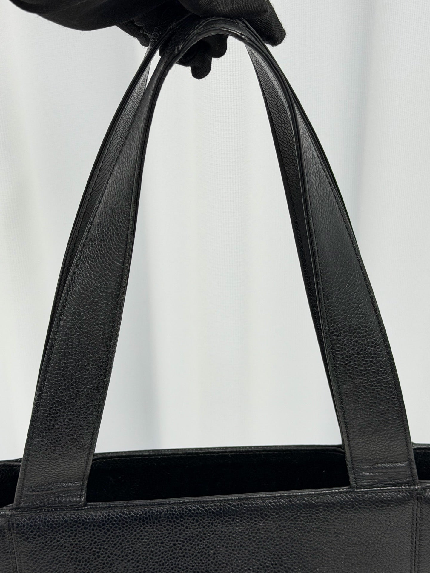 CHANEL Cavier Cerf Handbag