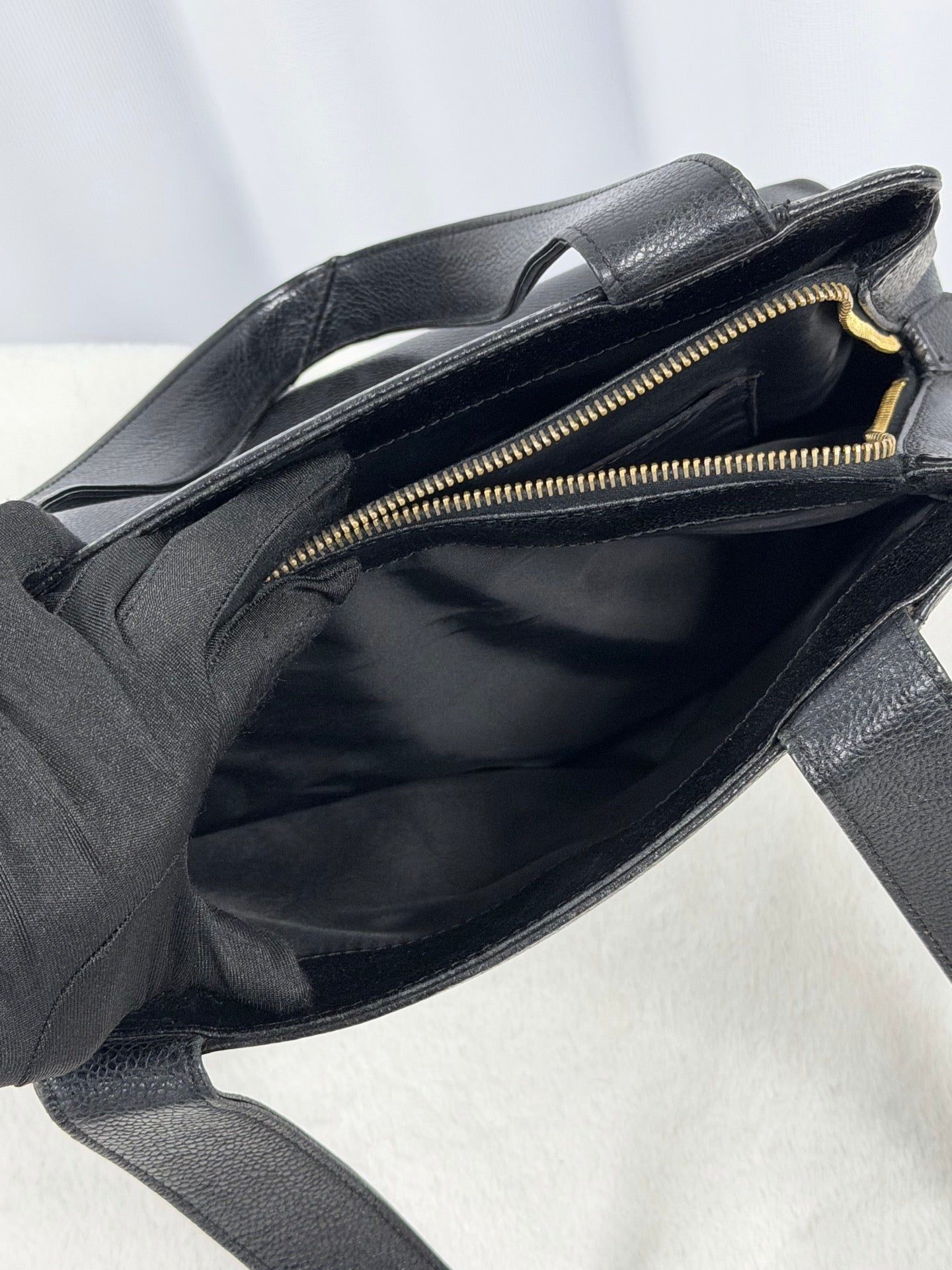 CHANEL Cavier Cerf Handbag