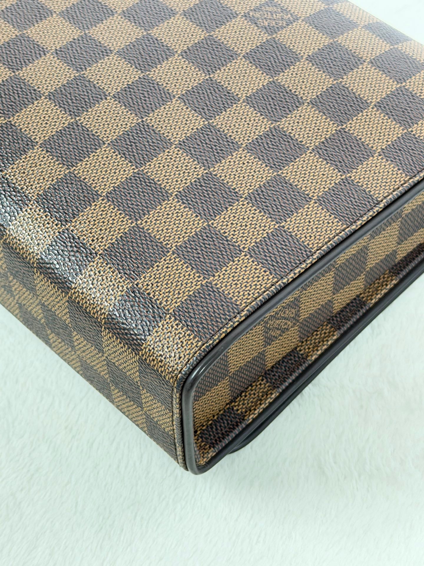 LOUIS VUITTON Damier Shoulder bag