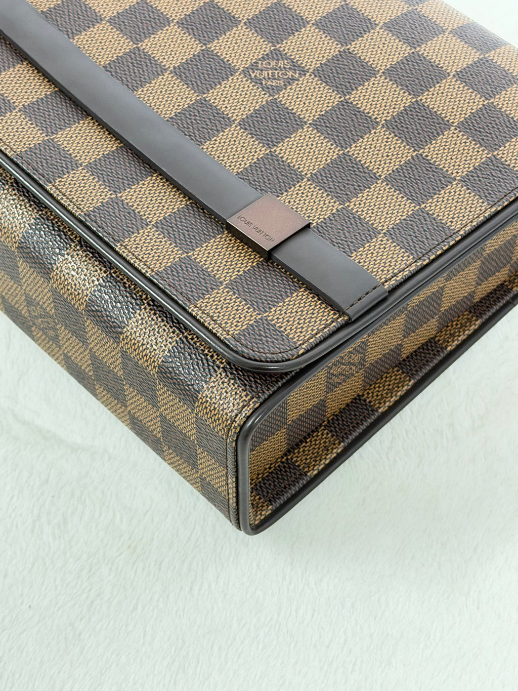 LOUIS VUITTON Damier Shoulder bag