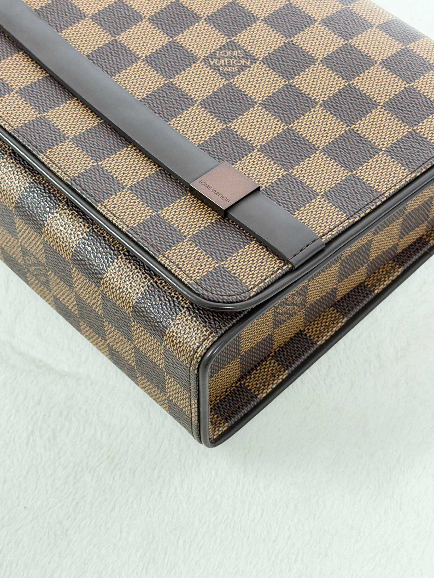 LOUIS VUITTON Damier Shoulder bag