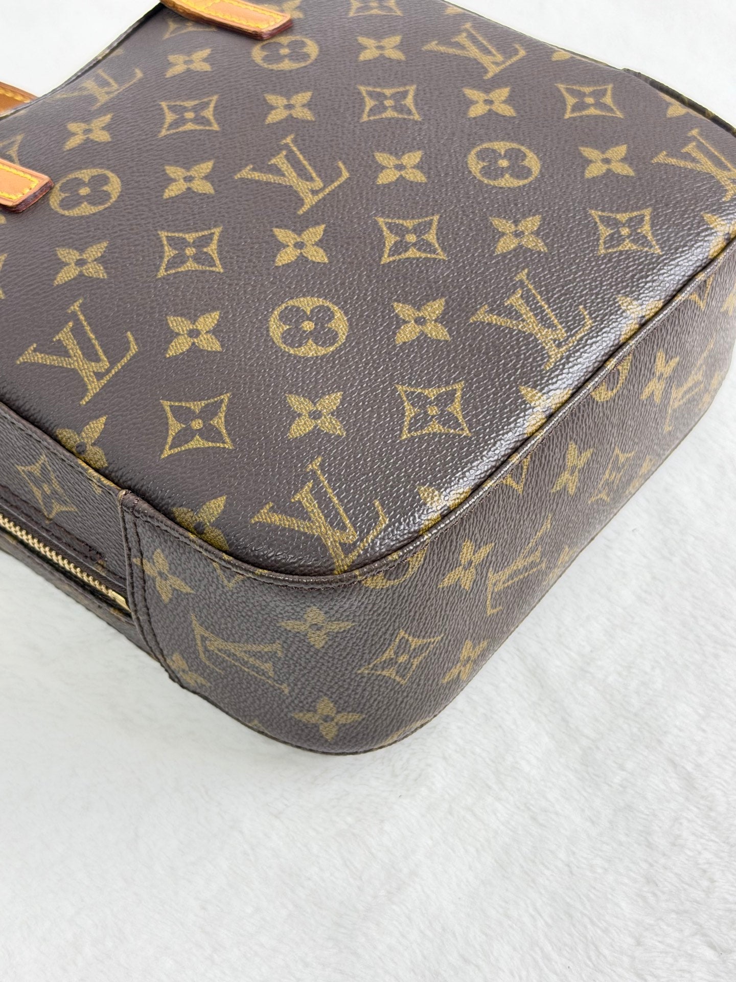 LOUIS VUITTON Monogram Shoulderbag