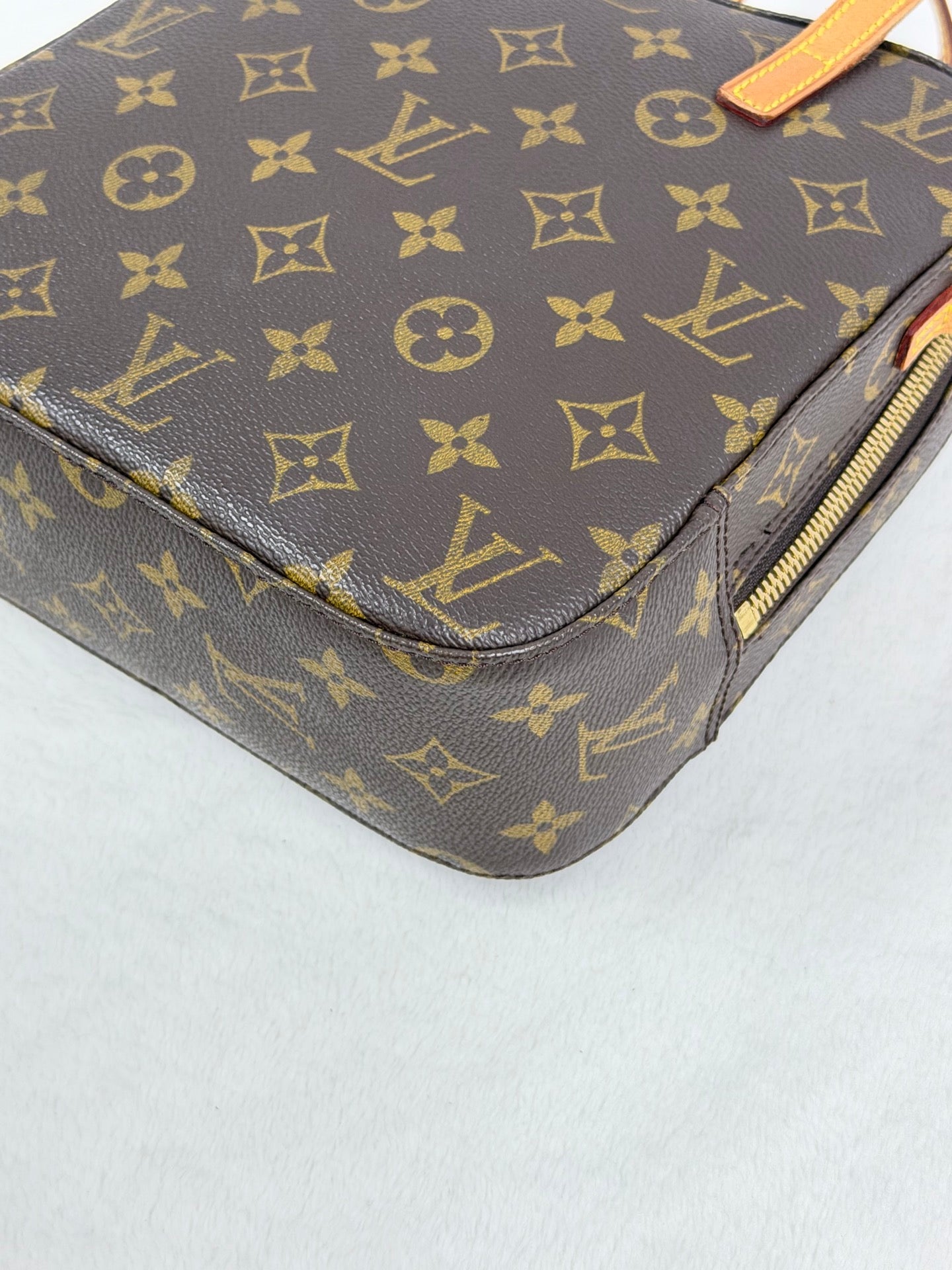 LOUIS VUITTON Monogram Shoulderbag