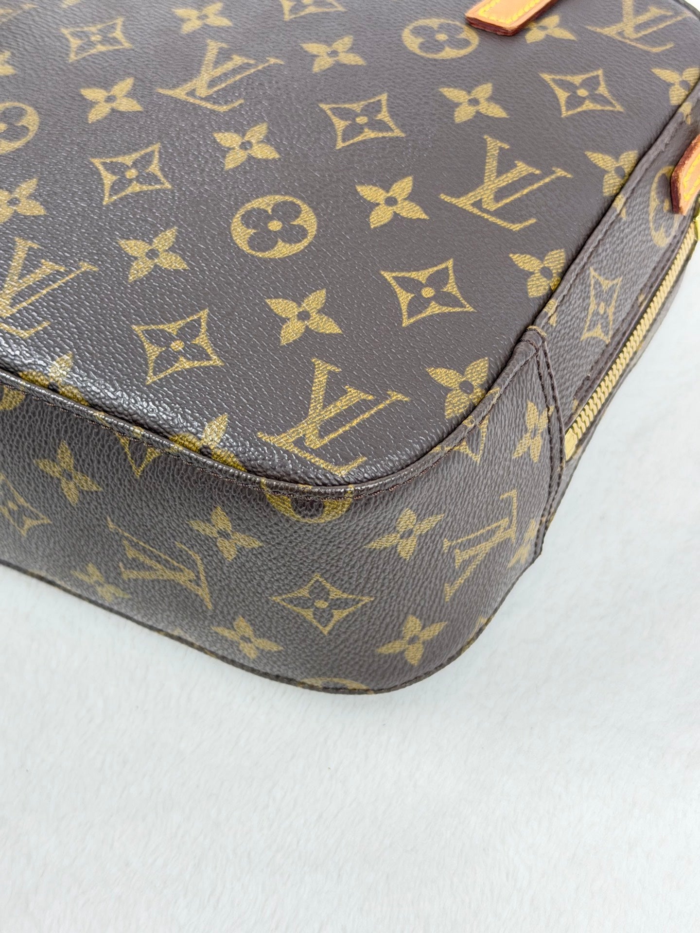 LOUIS VUITTON Monogram Shoulderbag