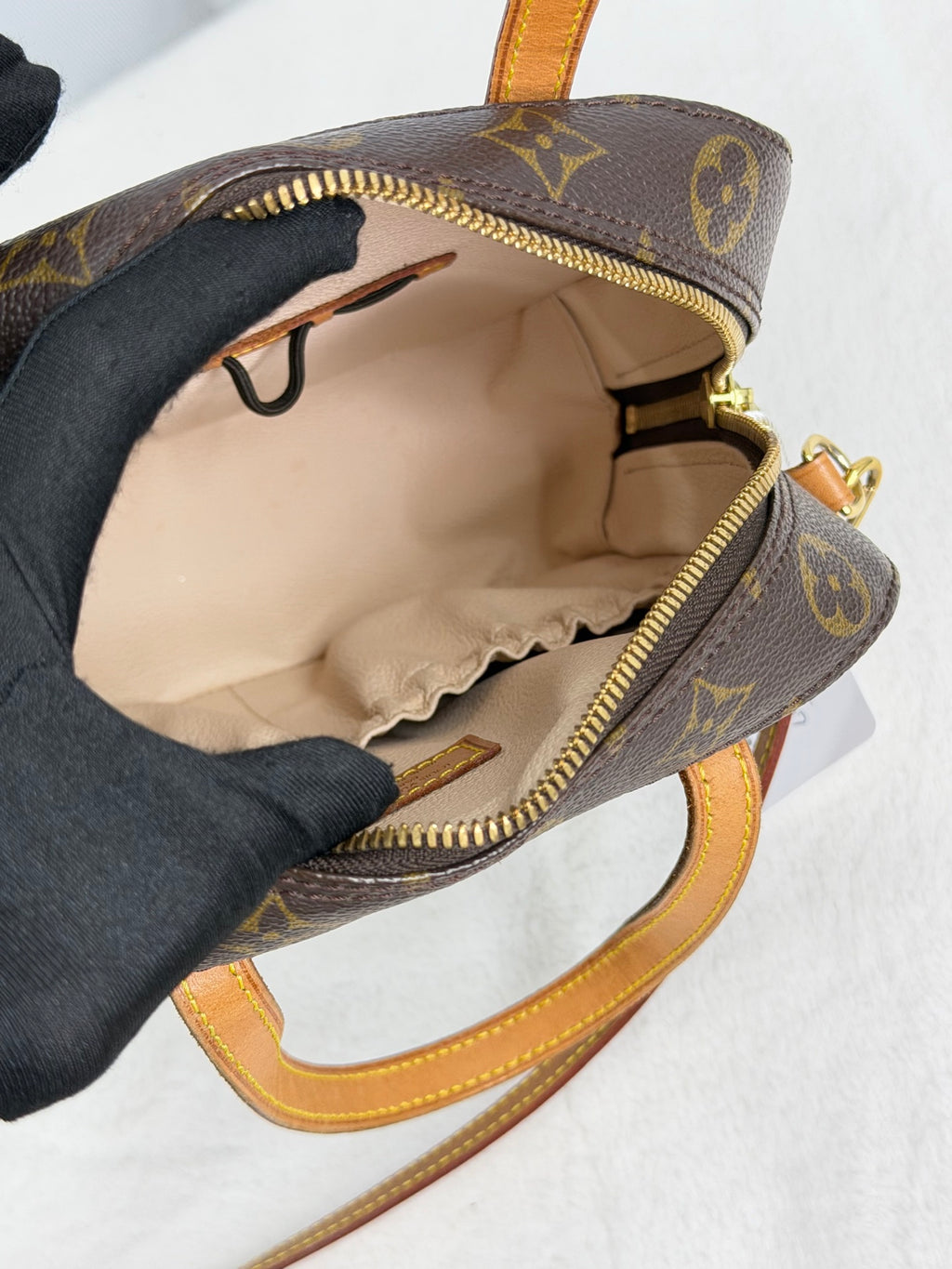 LOUIS VUITTON Monogram Shoulderbag