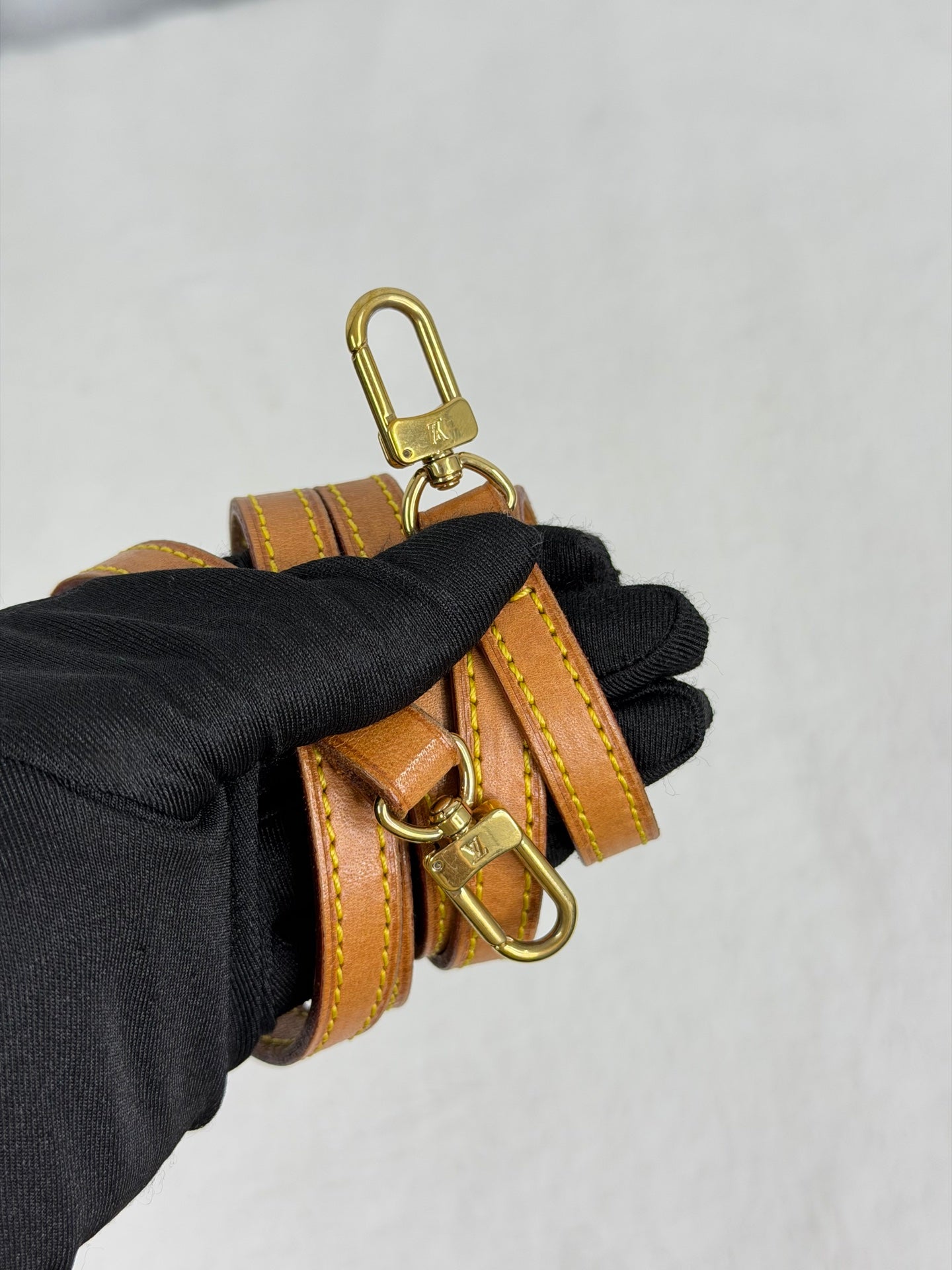 LOUIS VUITTON Monogram Shoulderbag