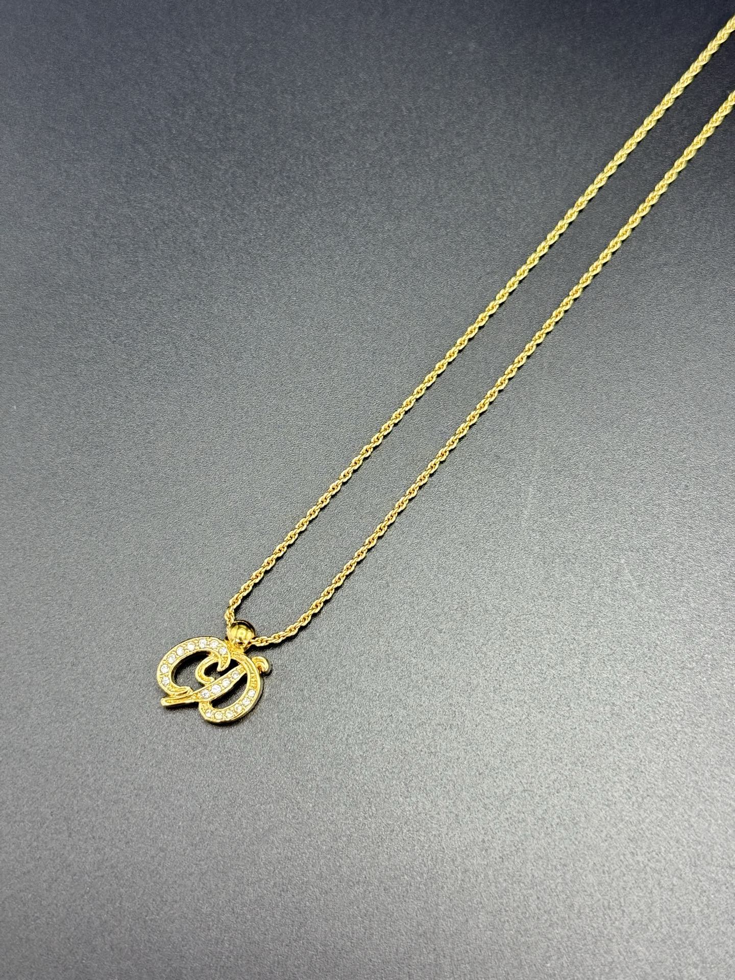 CHRISITIAN DIOR Rhinestone Vintage Necklace