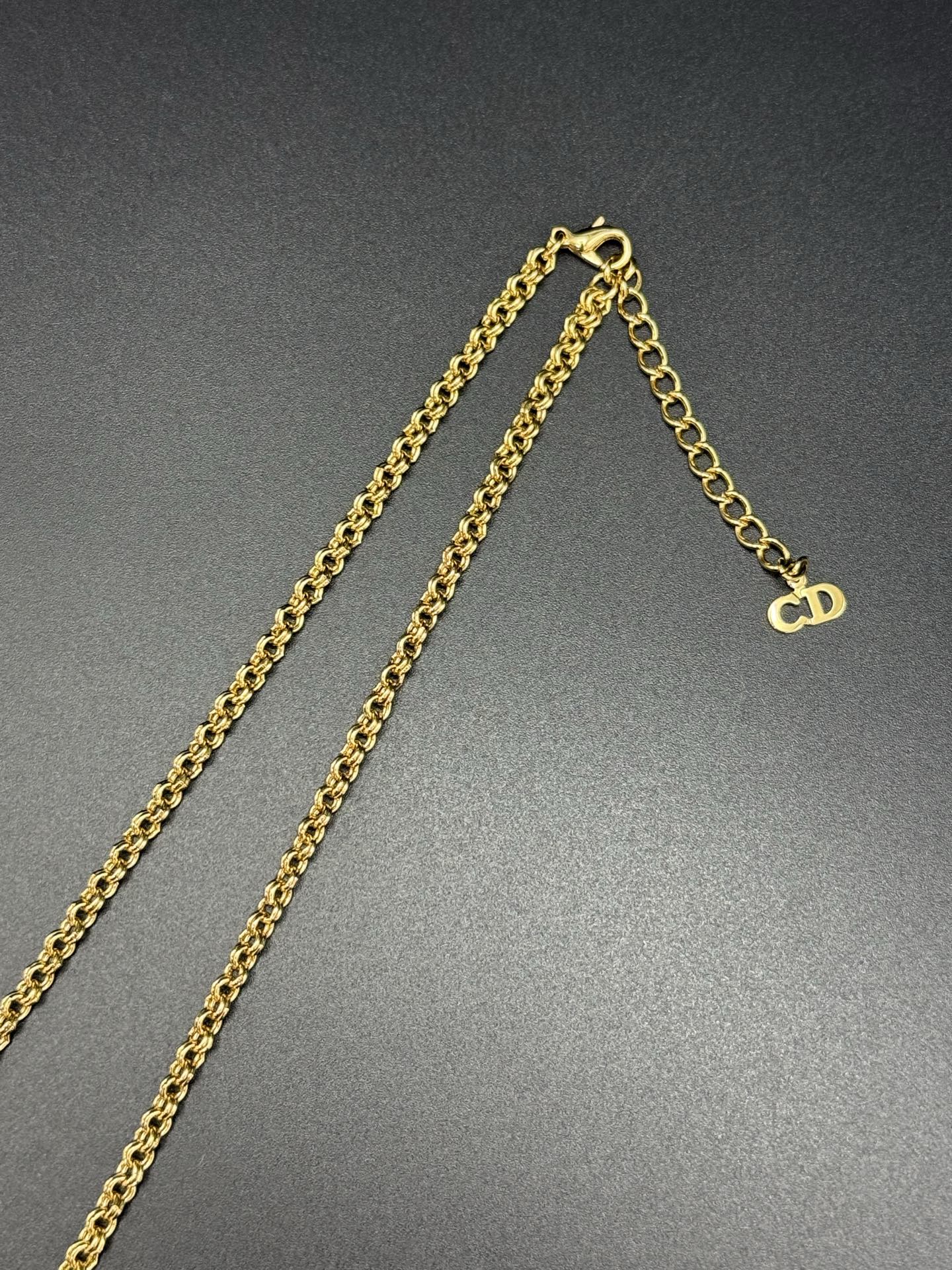 CHRISTIAN DIOR Rhinestone Vintage Necklace