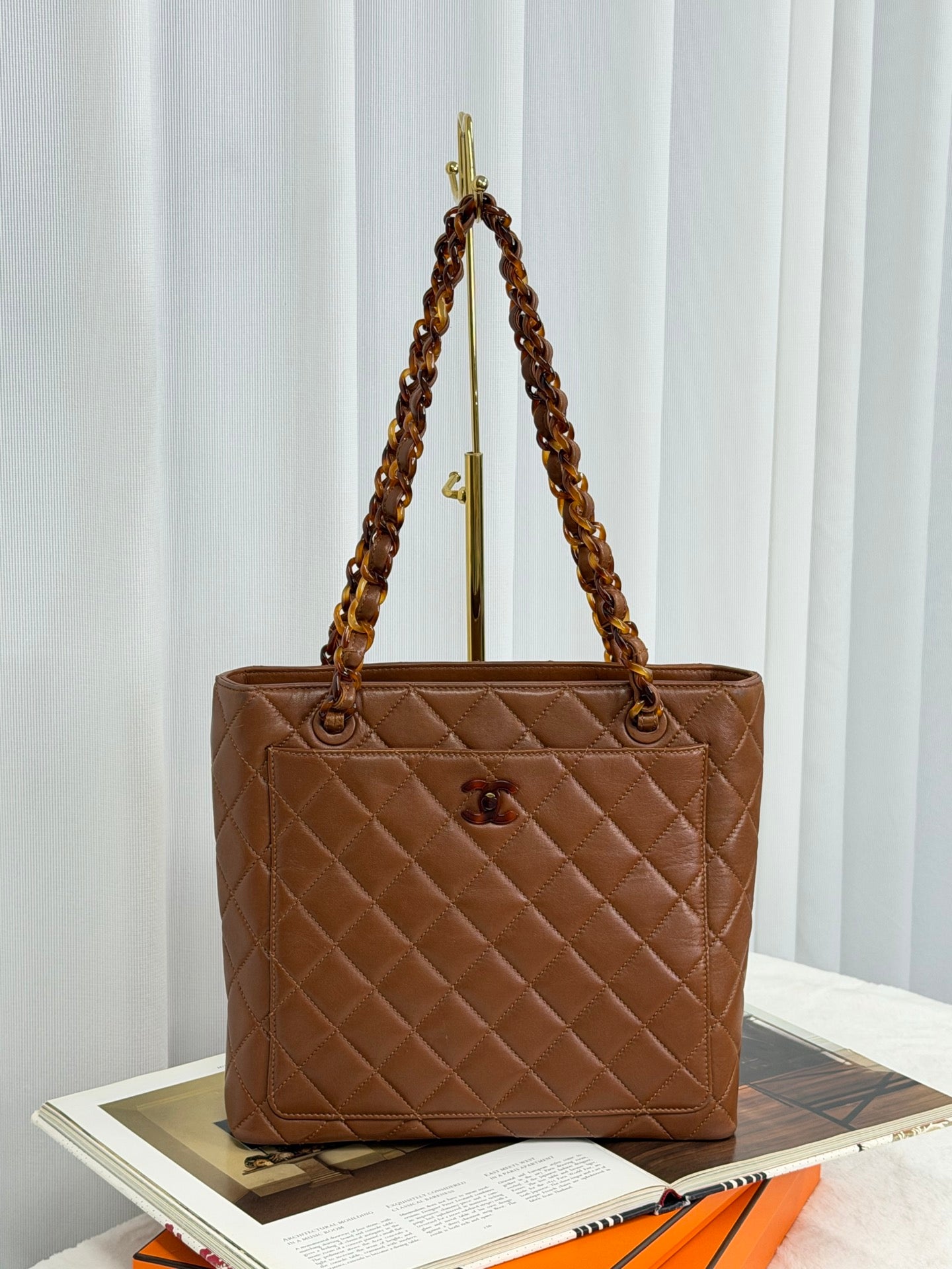 CHANEL Tortosiseshell-Chain Tote bag